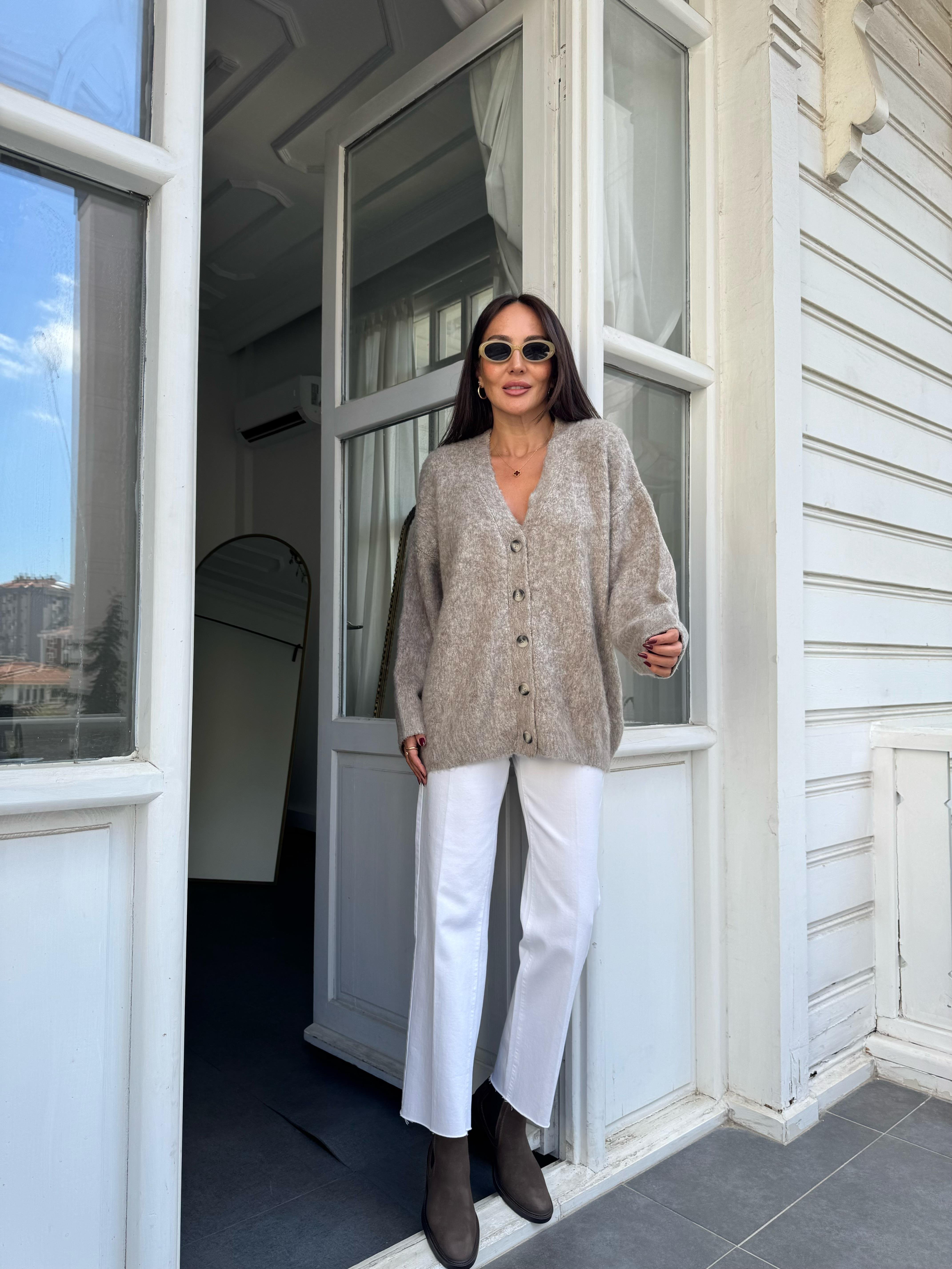 Vizon V Yaka Şardonlu Düğmeli Triko Hırka