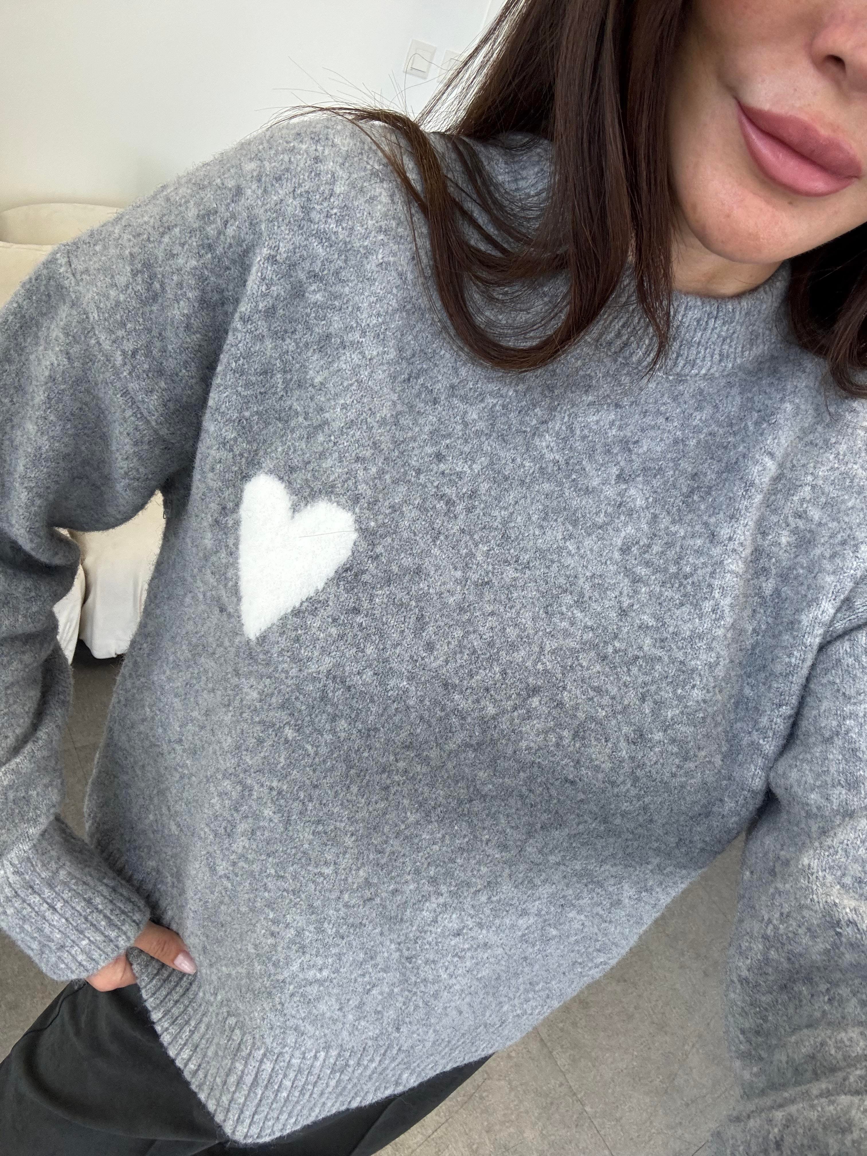 Yumuşak Dokulu Kalpli Triko Kazak