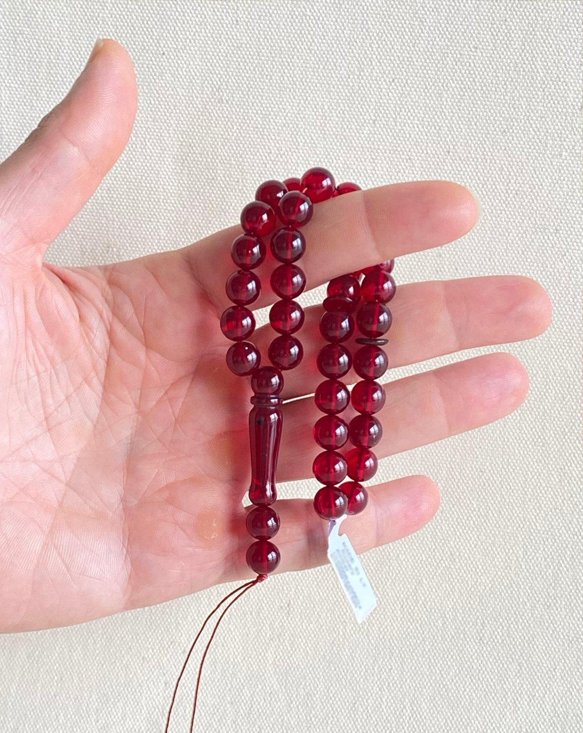 8 mm Küre Kesim Dominik Kırmızı Damla Kehribar Tesbih