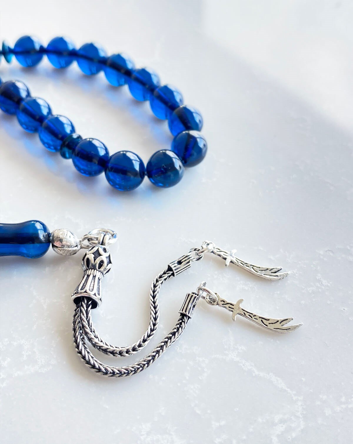 8 mm Küre Kesim Dominik Mavi Damla Kehribar Tesbih