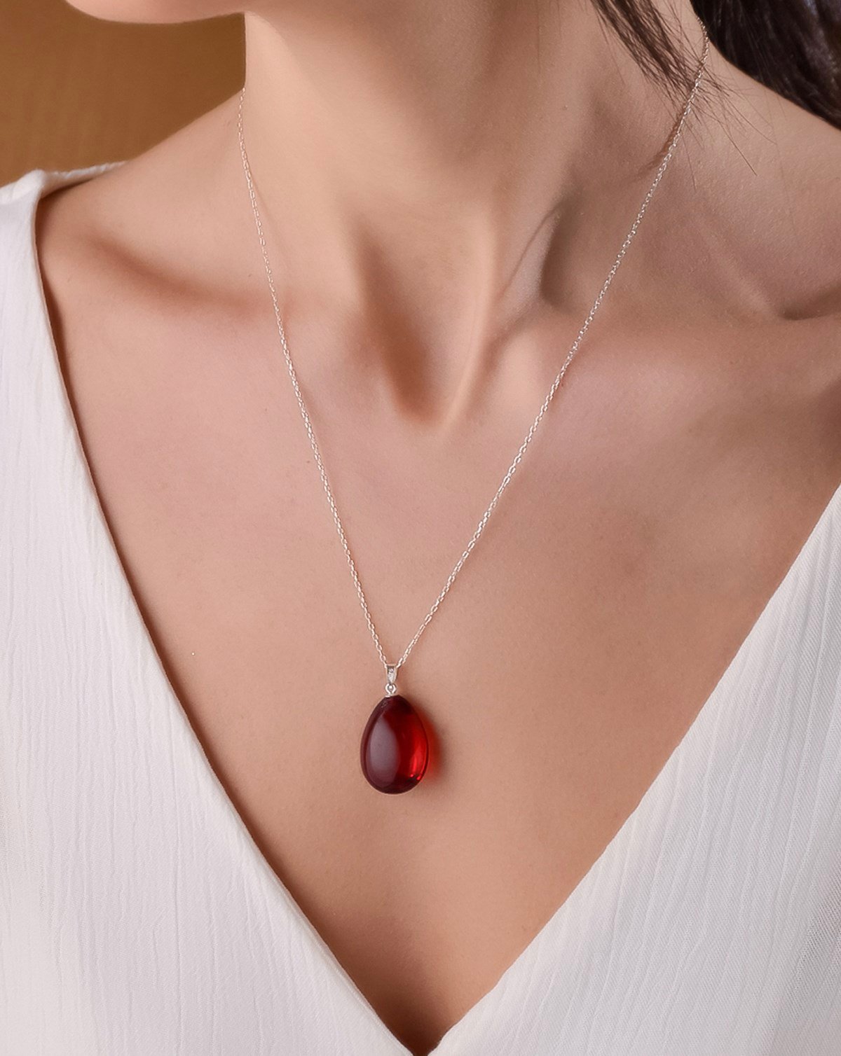 925 Ayar Gümüş Özel Seri Kırmızı Kehribar Kolye