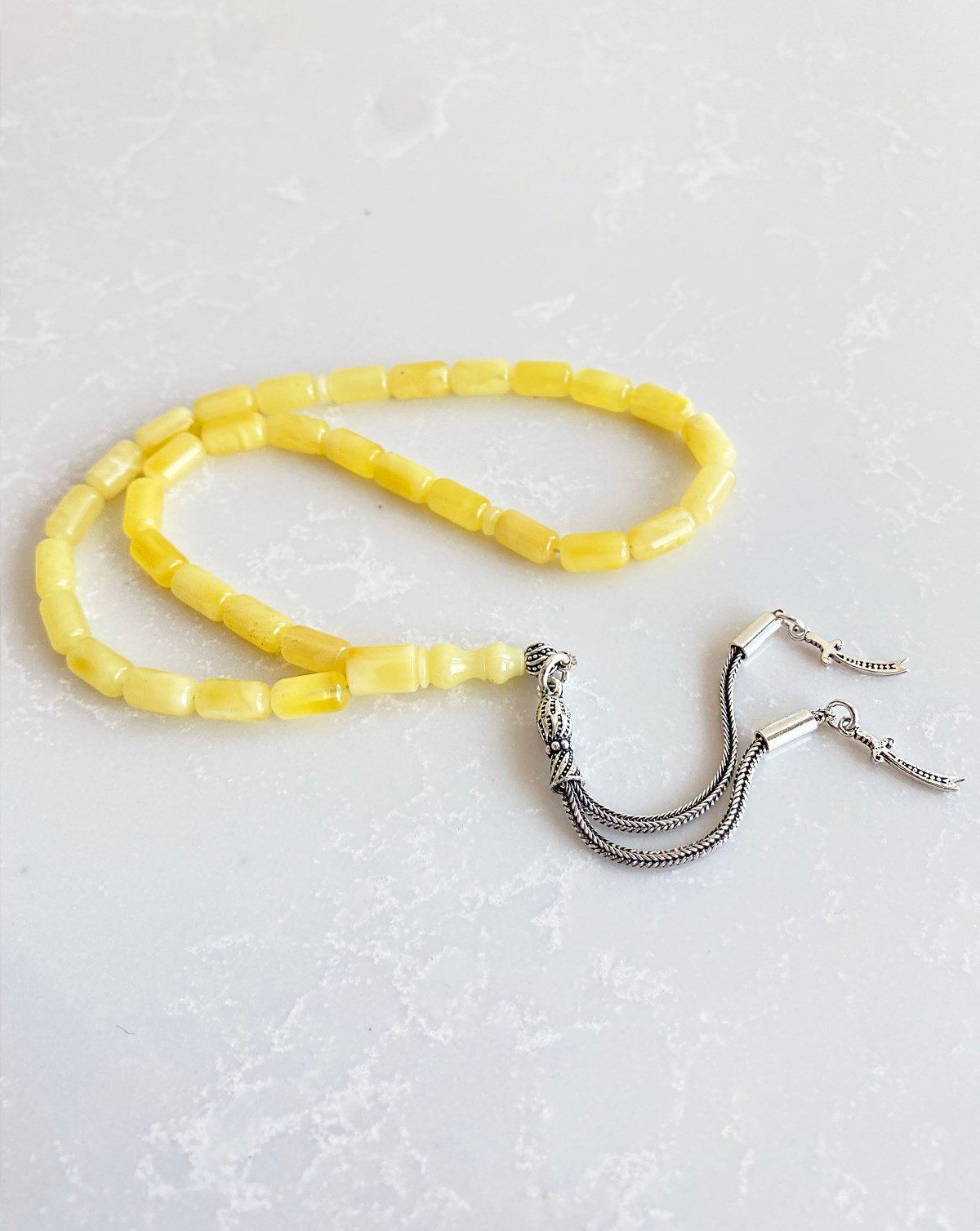 925 Ayar Gümüş Püsküllü Silindir Kesim Mat Sarı Baltık Damla Kehribar Tesbih