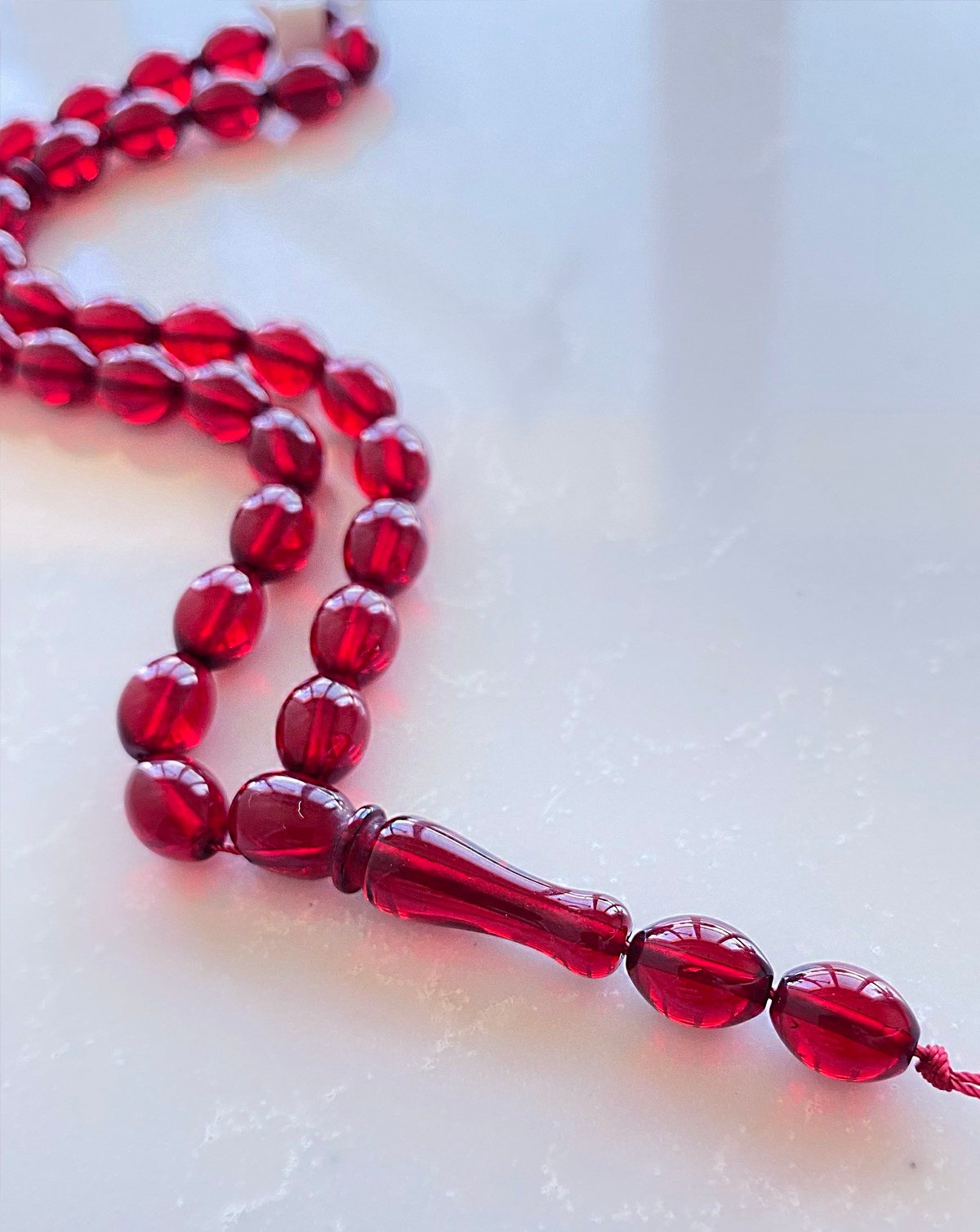 9x7 mm Arpa Kesim Dominik Kırmızı Damla Kehribar Tesbih