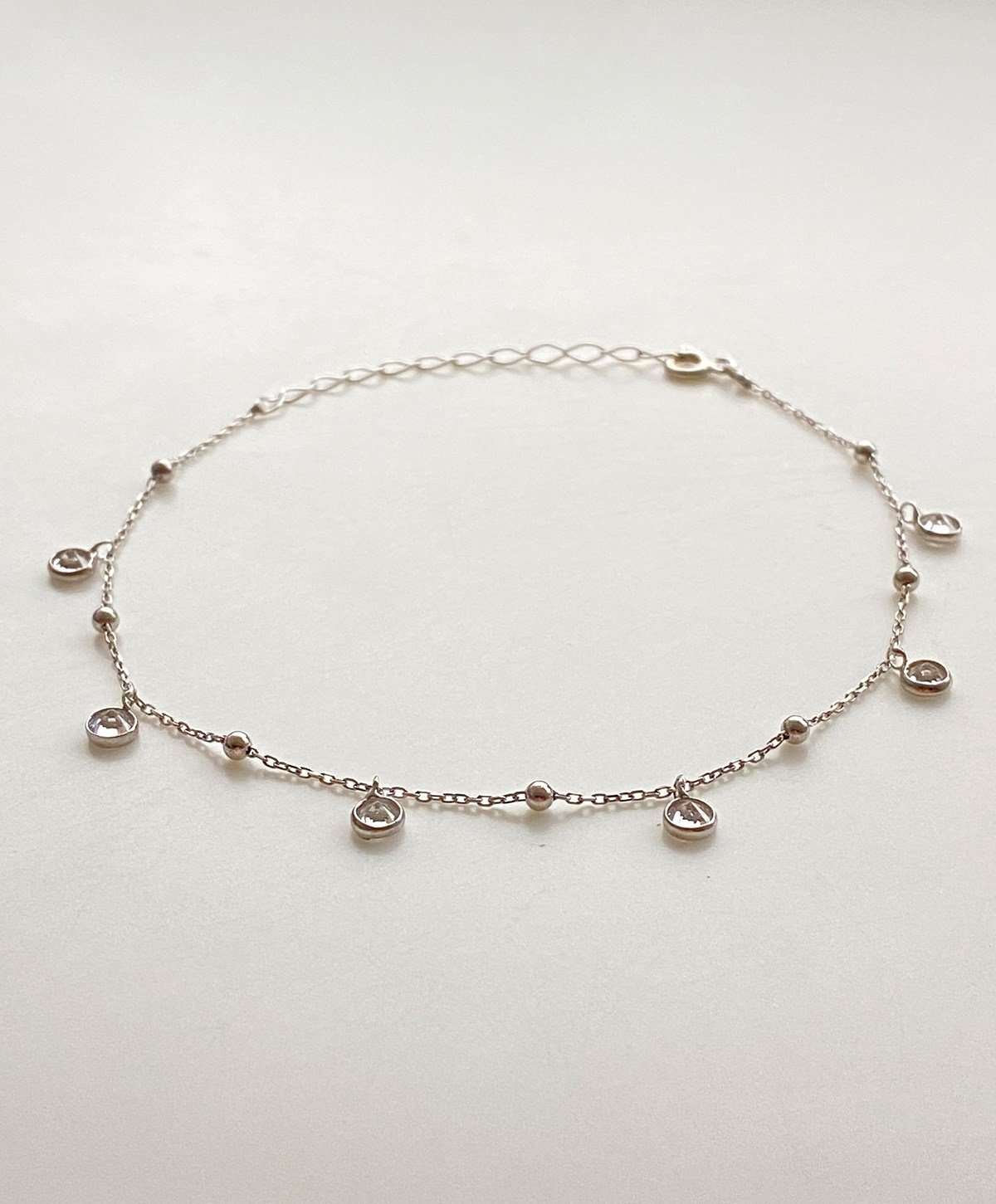 Gurmet Beyaz Taşlı Top Detaylı Gümüş Halhal