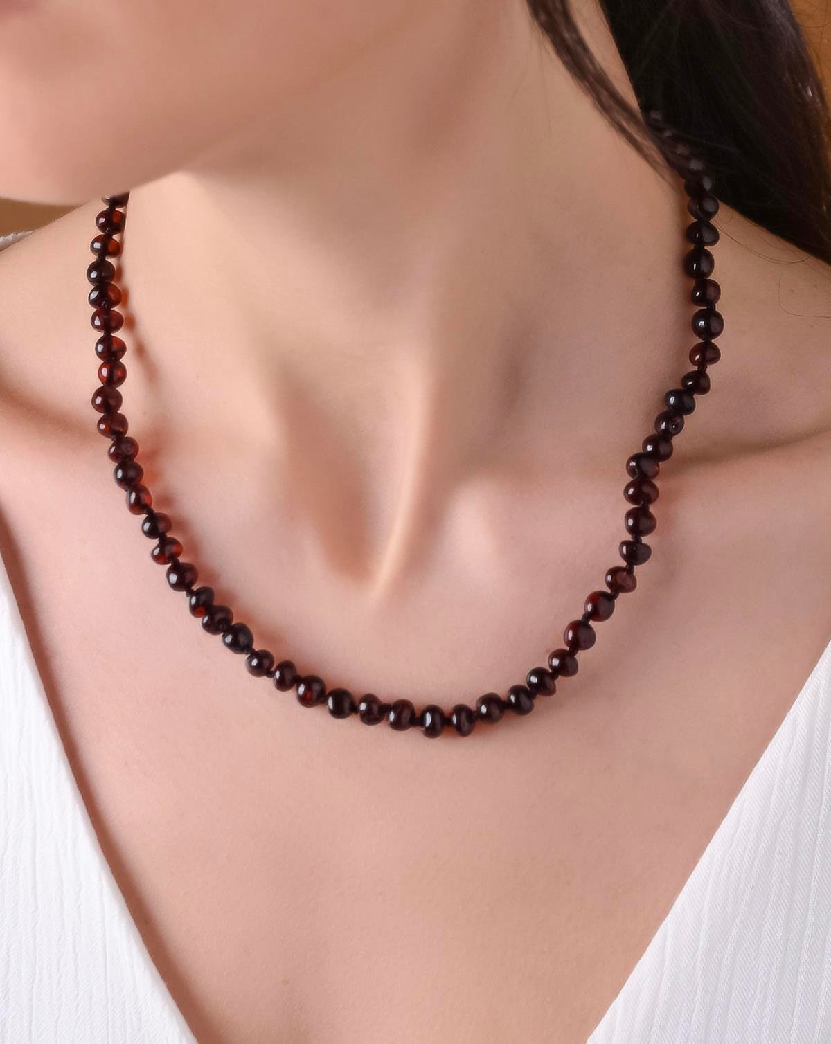 Kehribar Vişne Anne Kolyesi