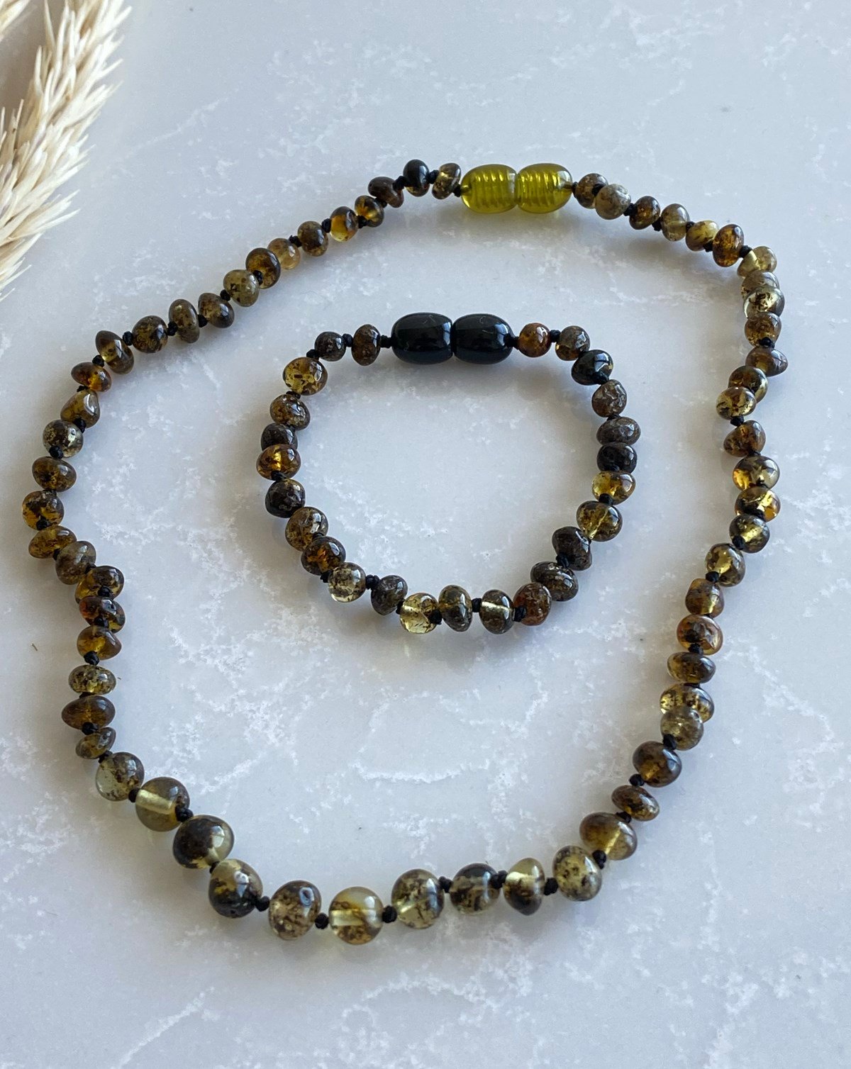 Koyu Yeşil Kehribar Kolye ve Kehribar Bileklik Seti