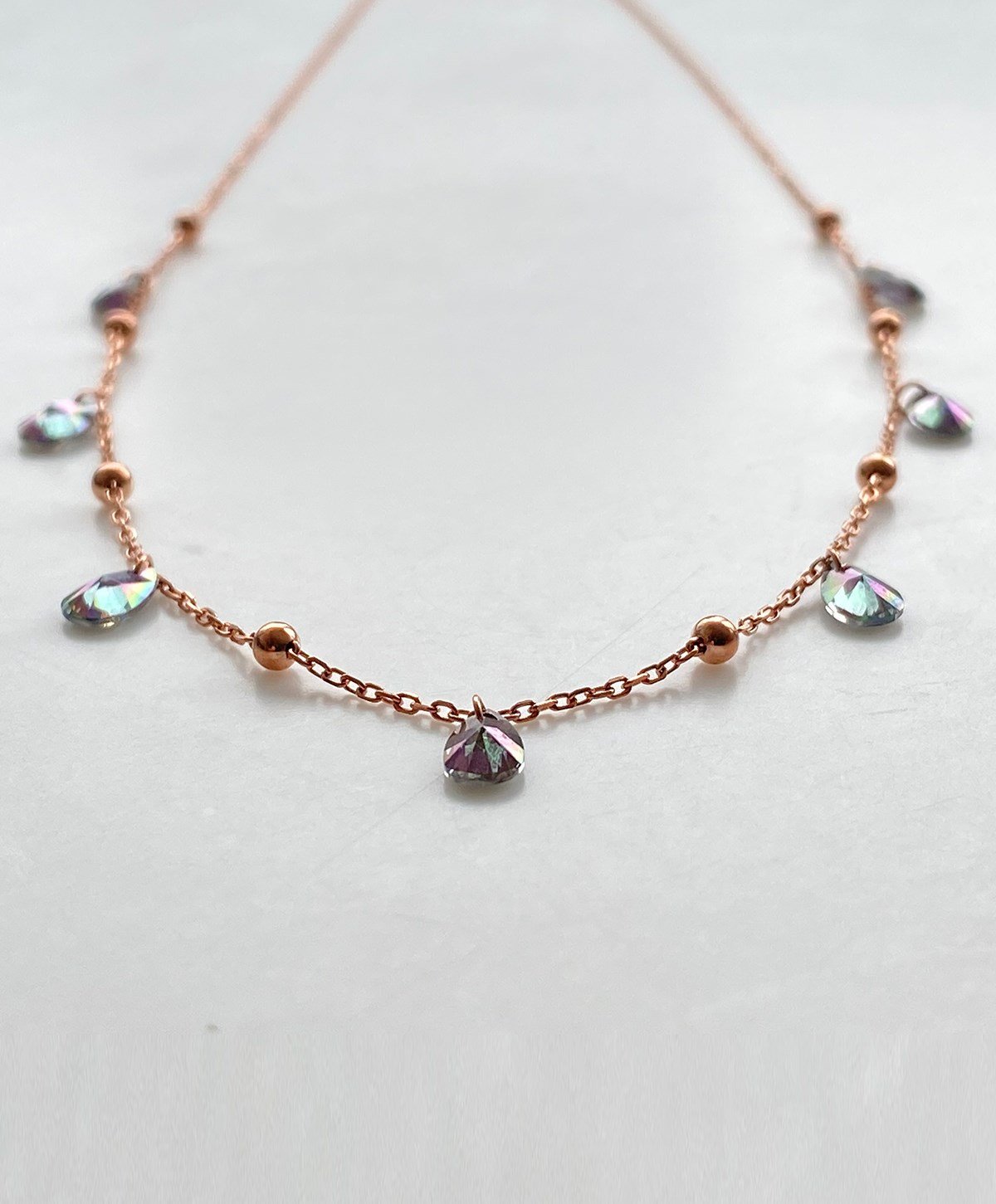 Oval Siyah Saydam Taşlı Top Detaylı Gümüş Kolye