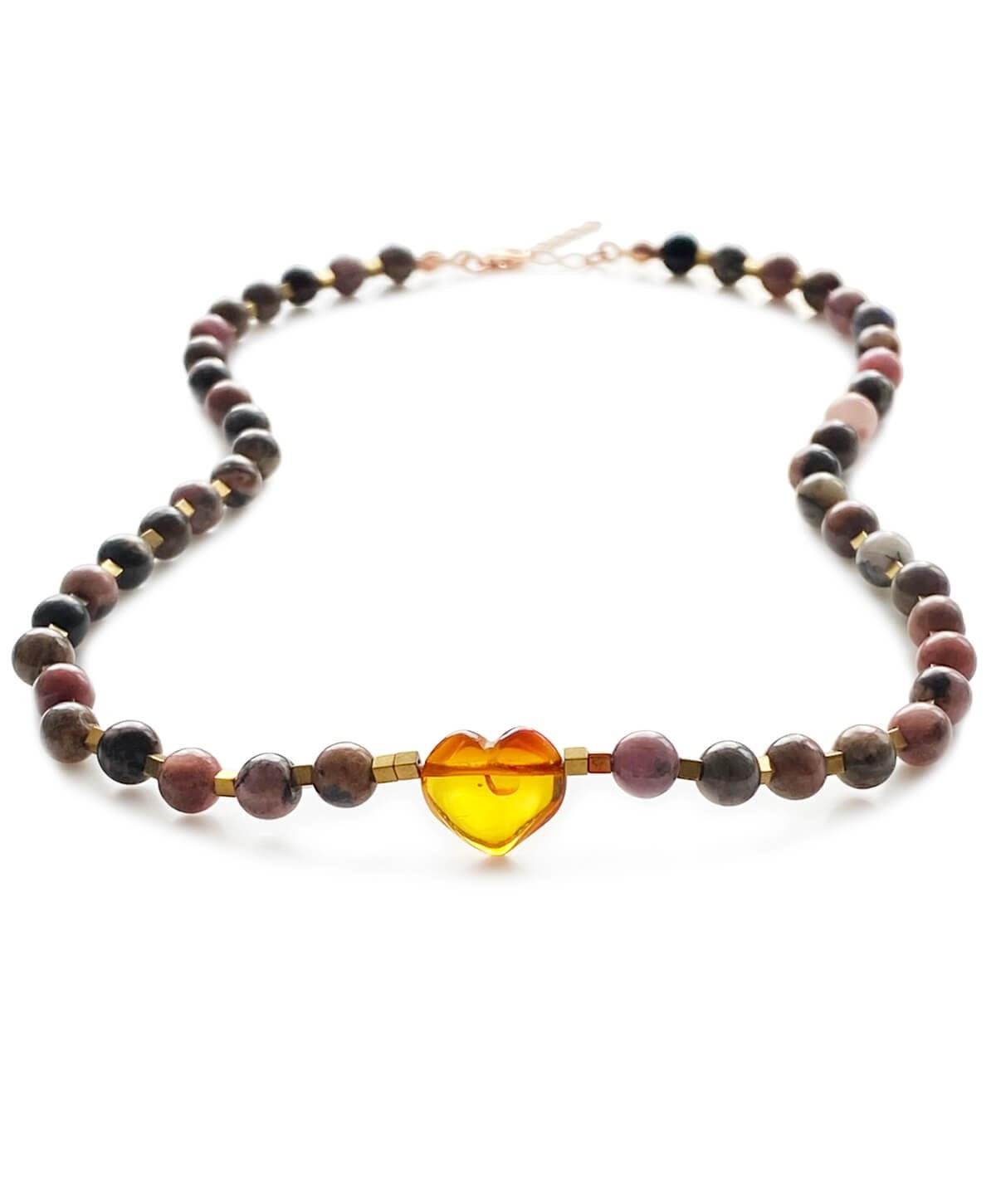 Rodonit Hematit Taşlı Kalp Karamel Rengi Kehribar Kolye