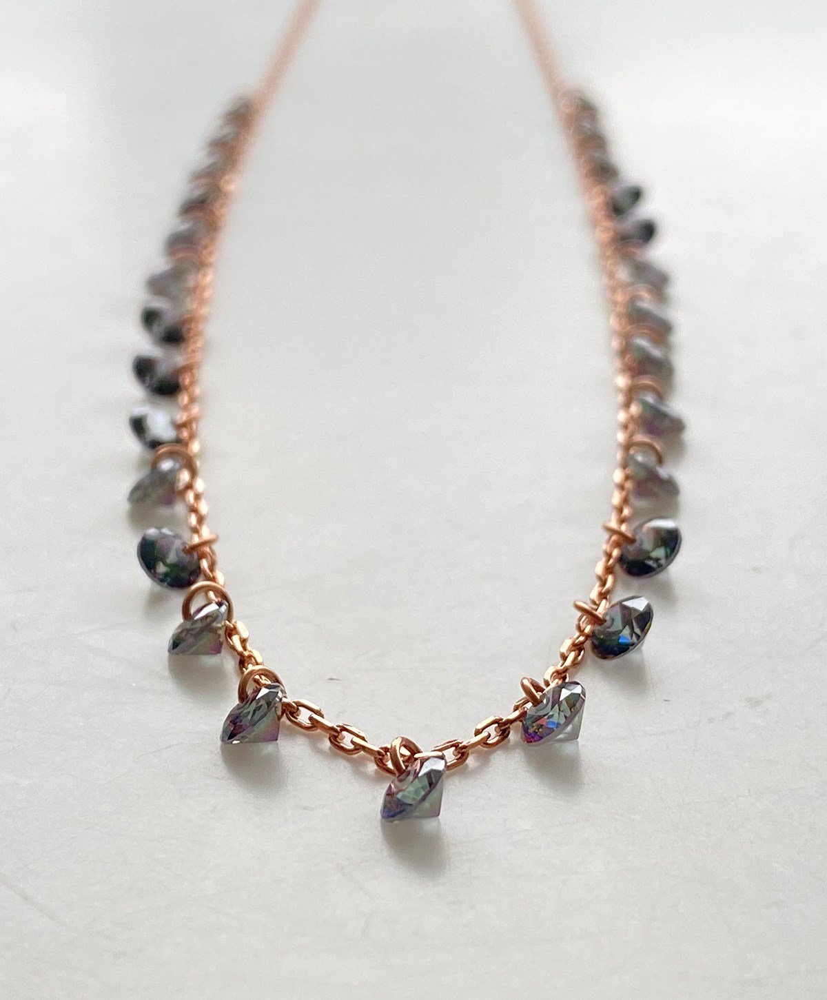 Yuvarlak Saydam Siyah Taşlı Gümüş Kolye