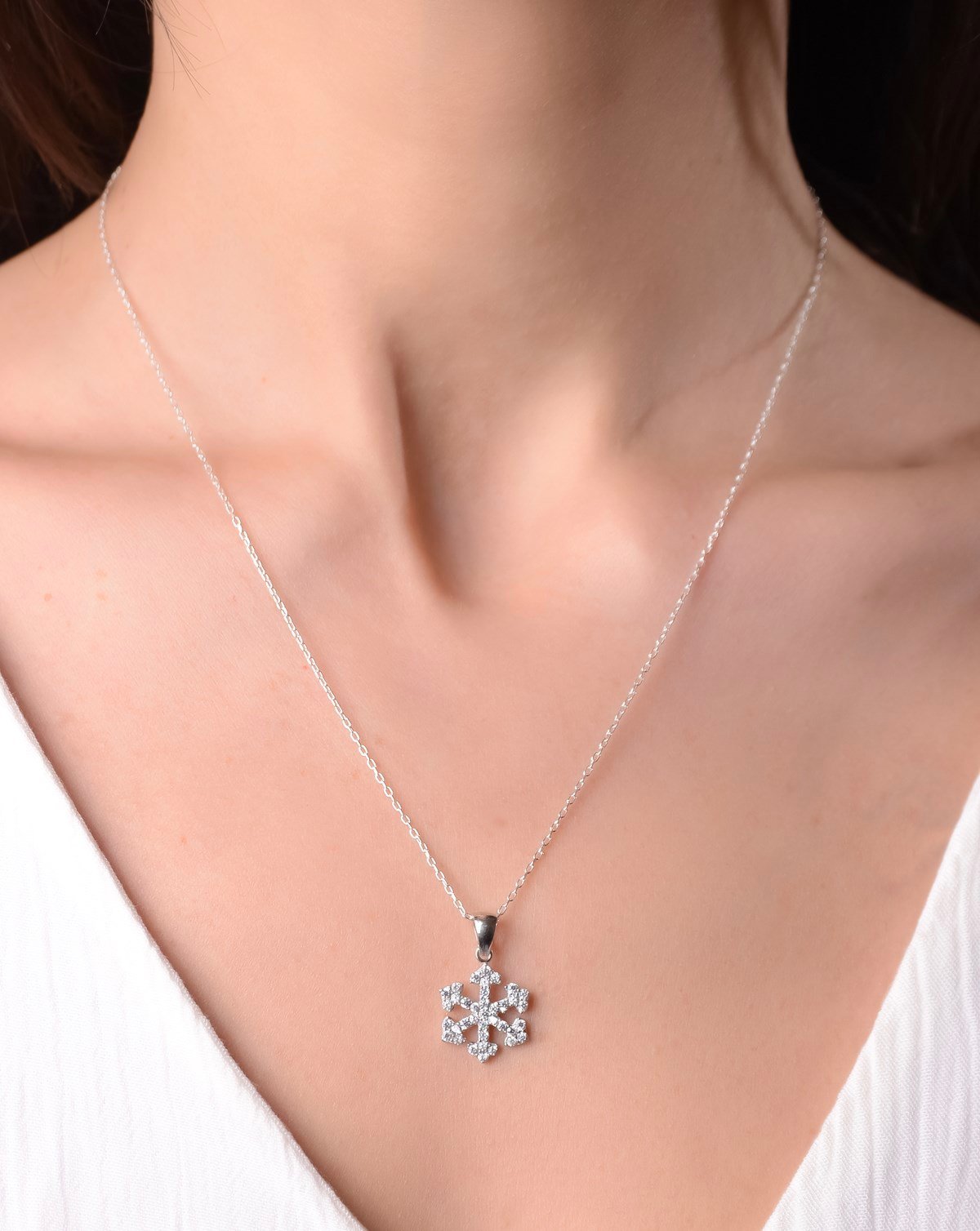 Zirkon Taşlı Kar Tanesi Gümüş Kolye