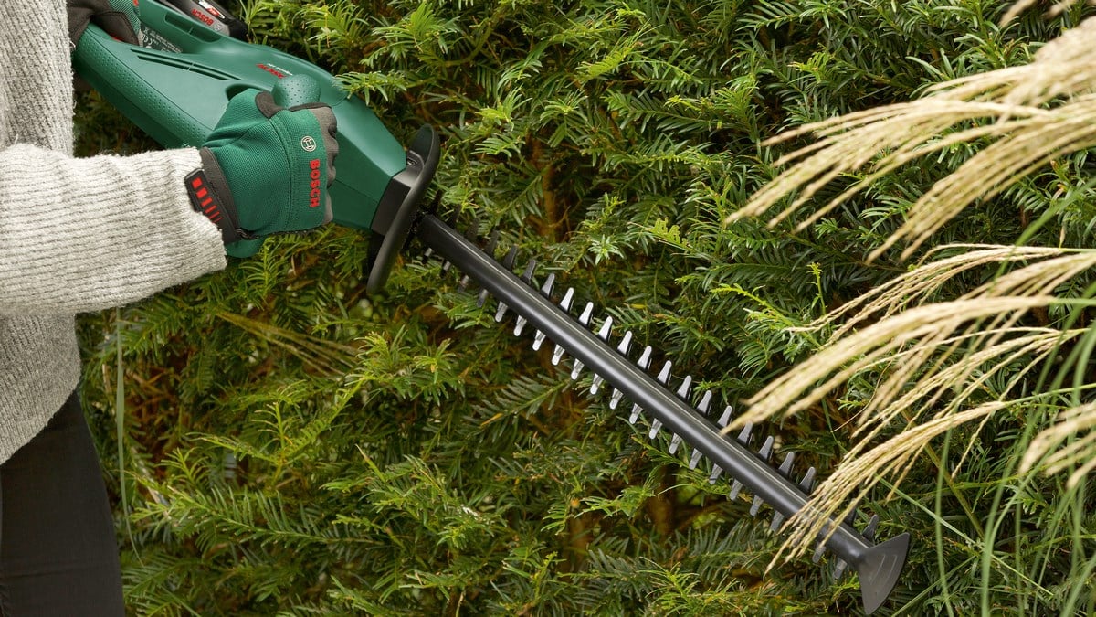 Bosch EasyHedgeCut 18-45 (Klasik Yeşil) Akülü Çit Kesme Makinesi