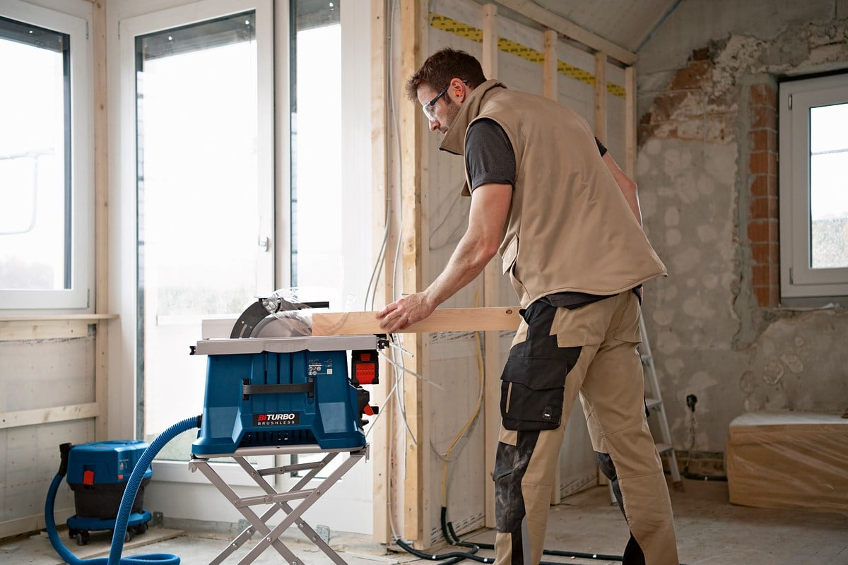 Bosch Professional GTS 18V-216 Gönye Kesme Makinesi (2x5.5Ah;Karton)