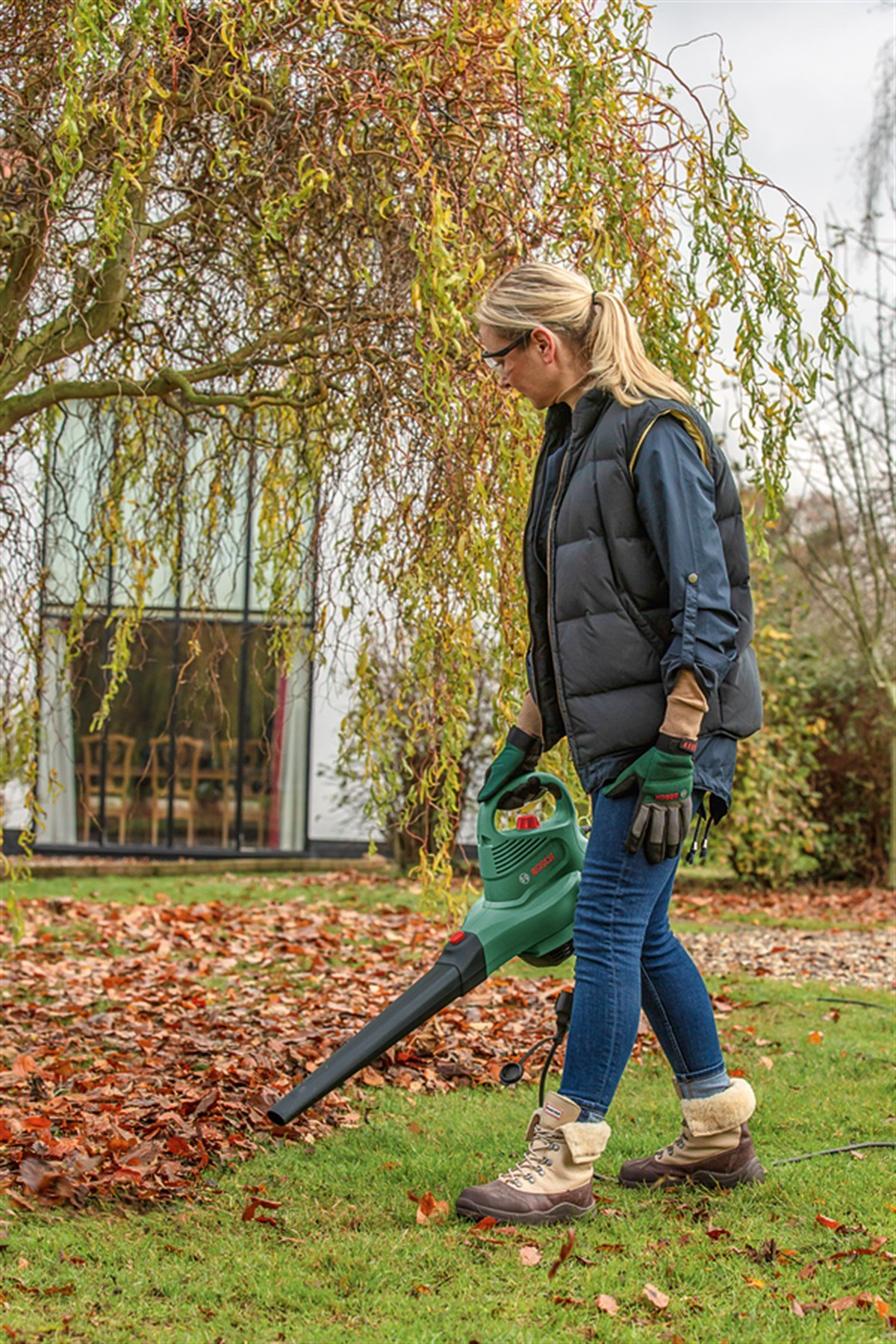 Bosch Universal GardenTidy 3000 Yaprak Toplama-Üfleme Makinesi