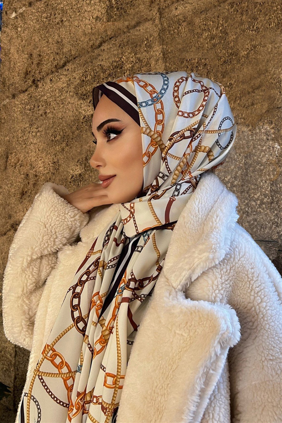 Halka Zincir Desenli Şal Taş