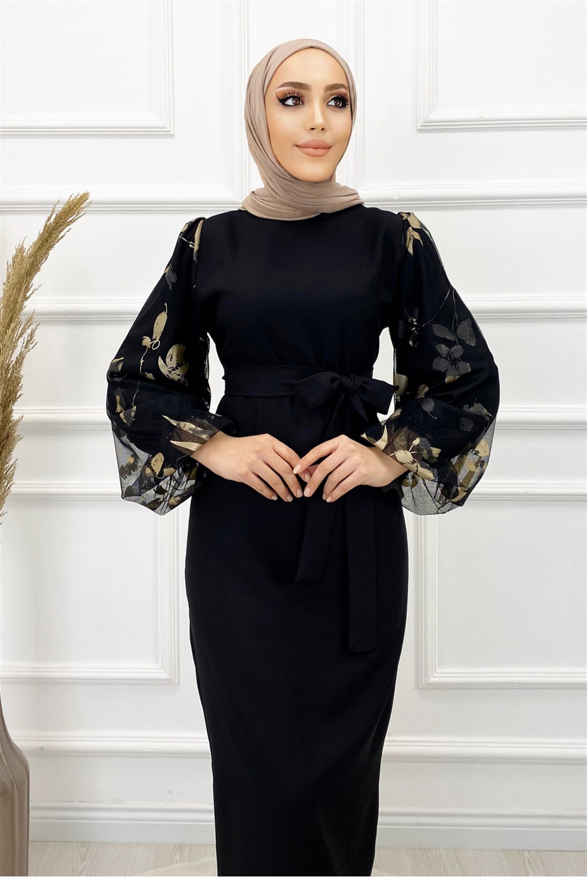Kolları Yaprak Detaylı Kalem Elbise