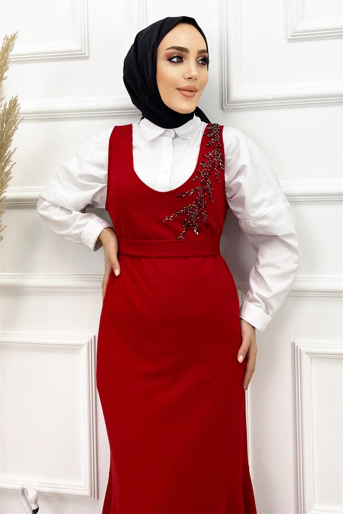 Önü İşlemeli Jile-Kırmızı
