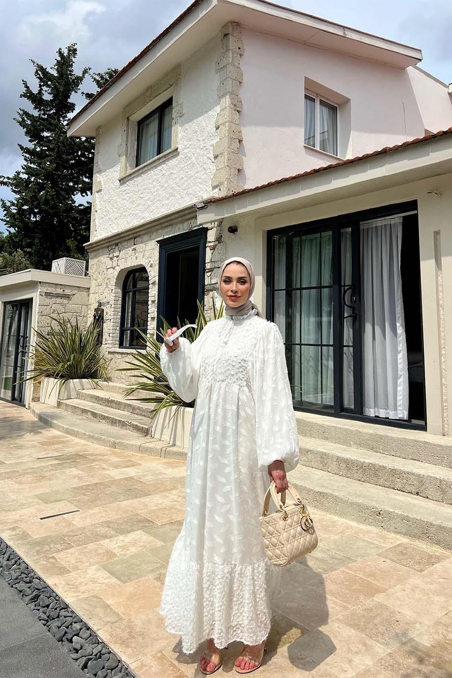 TÜYLÜ ŞİFON ELBİSE BEYAZ