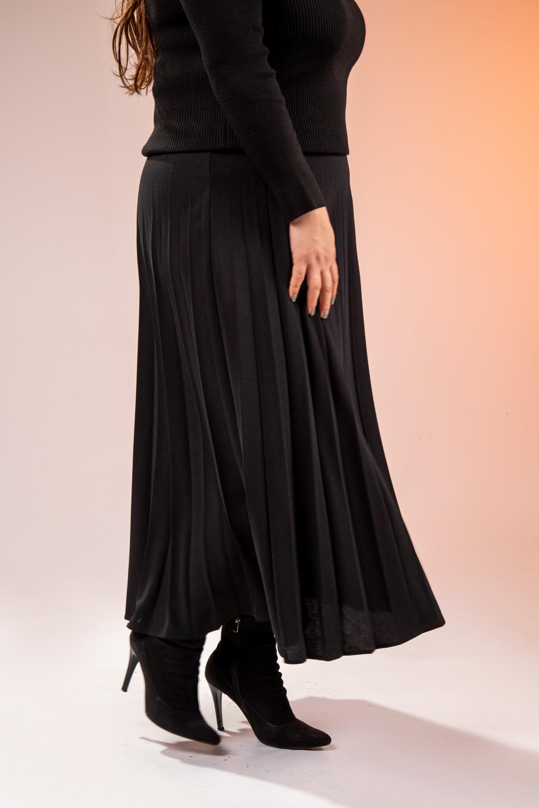 Büyük Beden 2237001 Uzun Piliseli Etek  Siyah