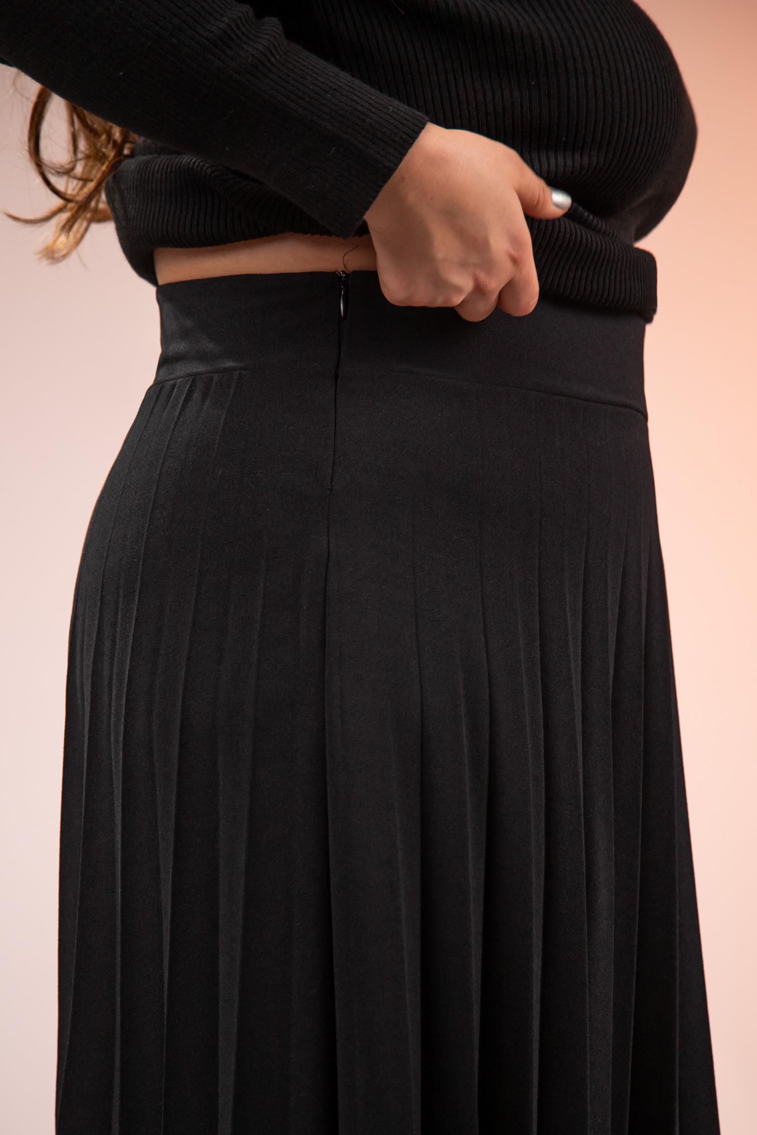 Büyük Beden 2237001 Uzun Piliseli Etek  Siyah