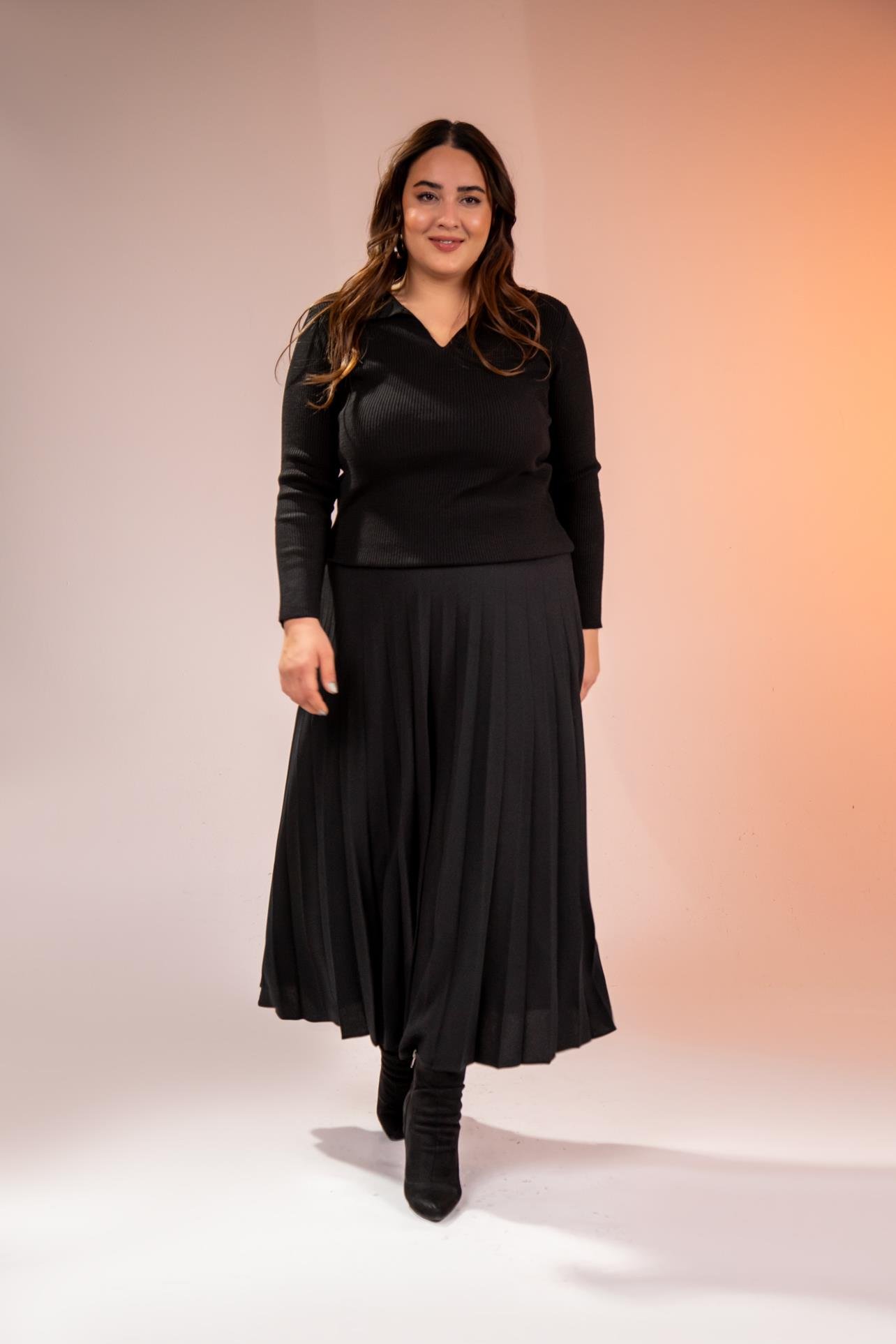 Büyük Beden 2237001 Uzun Piliseli Etek  Siyah