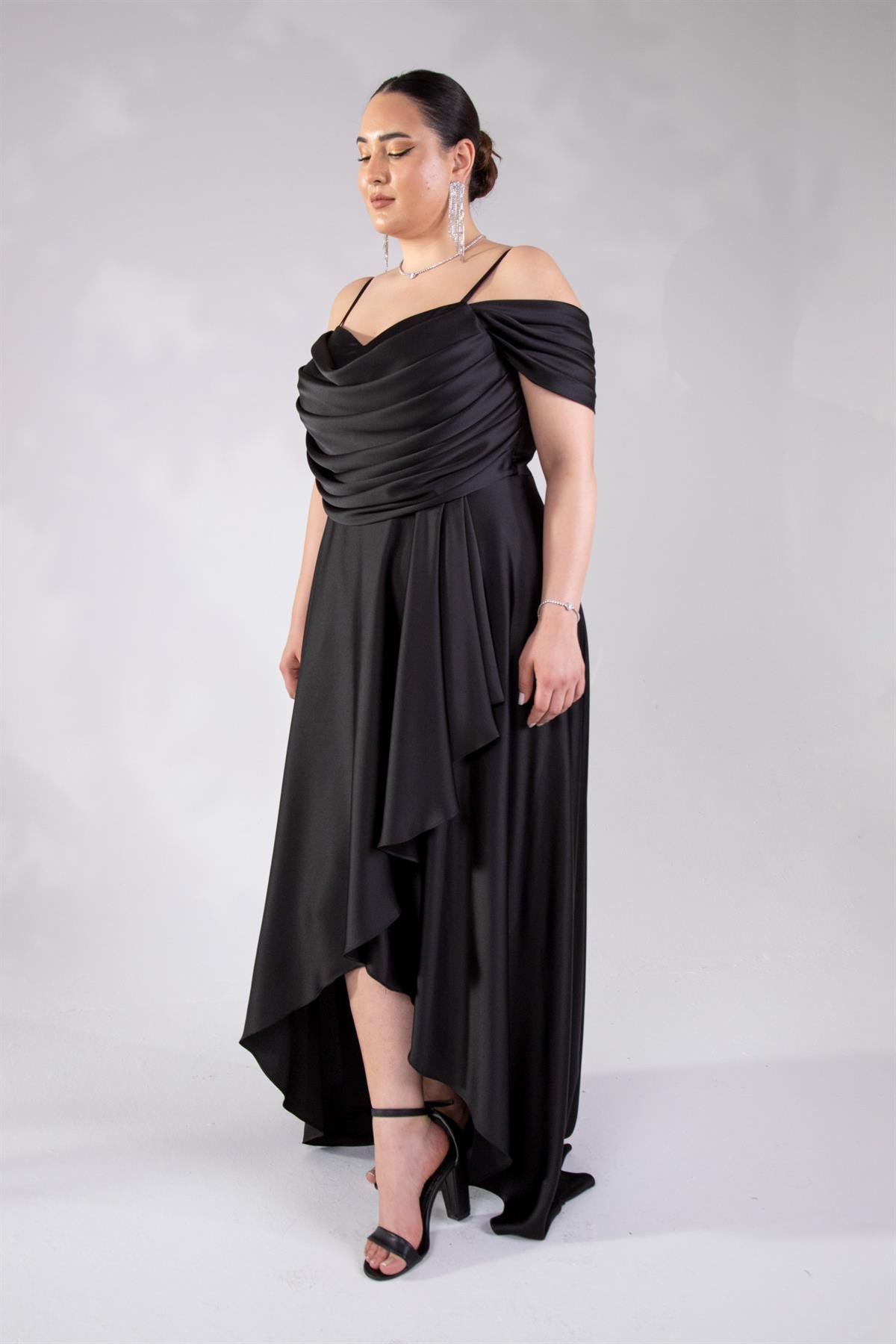 Büyük Beden 2424122 Askılı Drapeli Uzun Abiye  Siyah