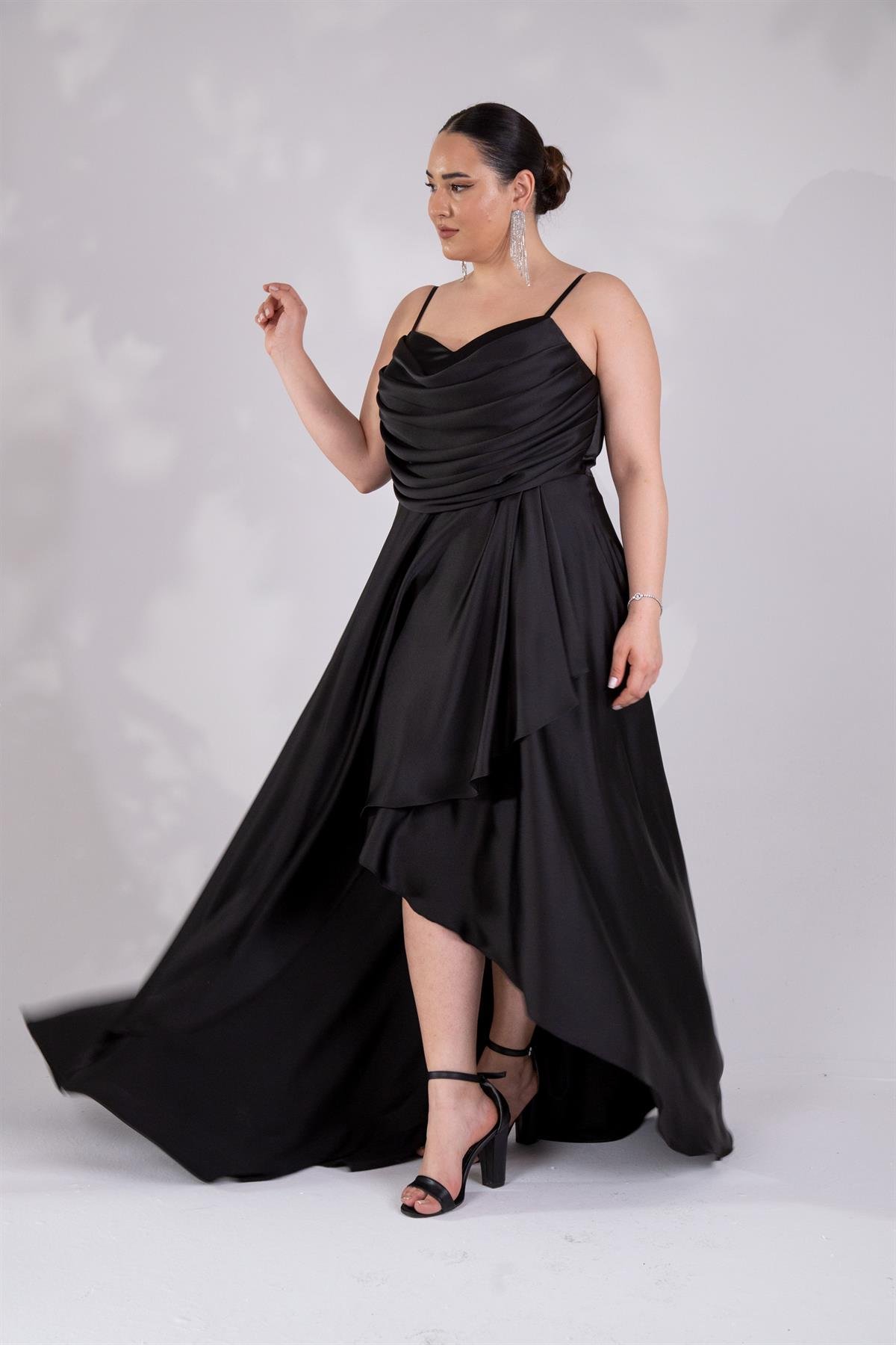 Büyük Beden 2424122 Askılı Drapeli Uzun Abiye  Siyah