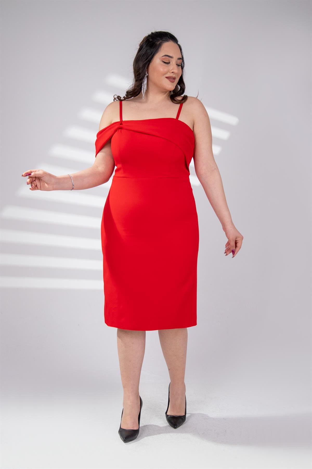 Büyük Beden 2424156 Askılı Drapeli Abiye  Kırmızı