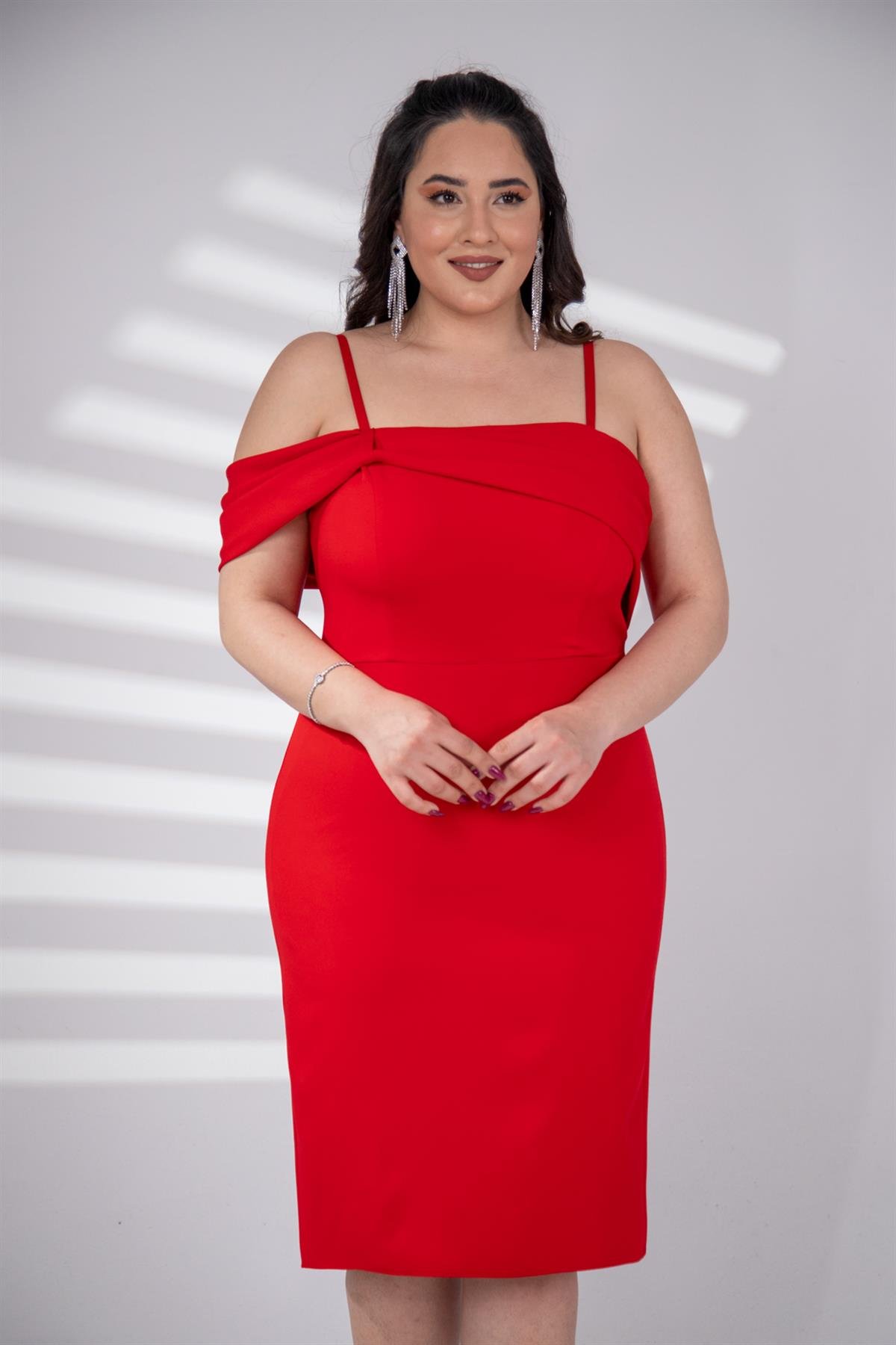 Büyük Beden 2424156 Askılı Drapeli Abiye  Kırmızı