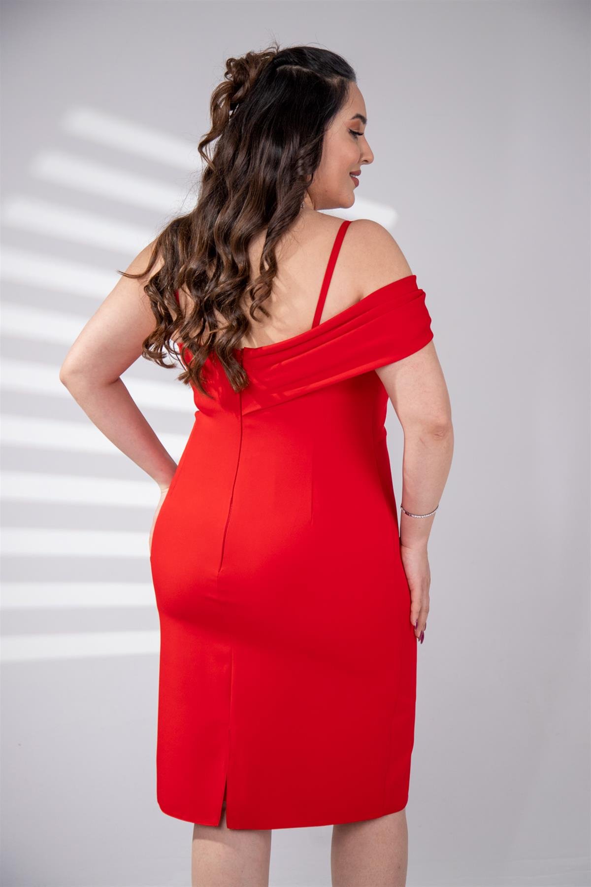 Büyük Beden 2424156 Askılı Drapeli Abiye  Kırmızı