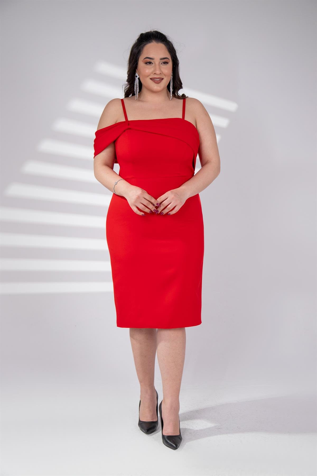 Büyük Beden 2424156 Askılı Drapeli Abiye  Kırmızı