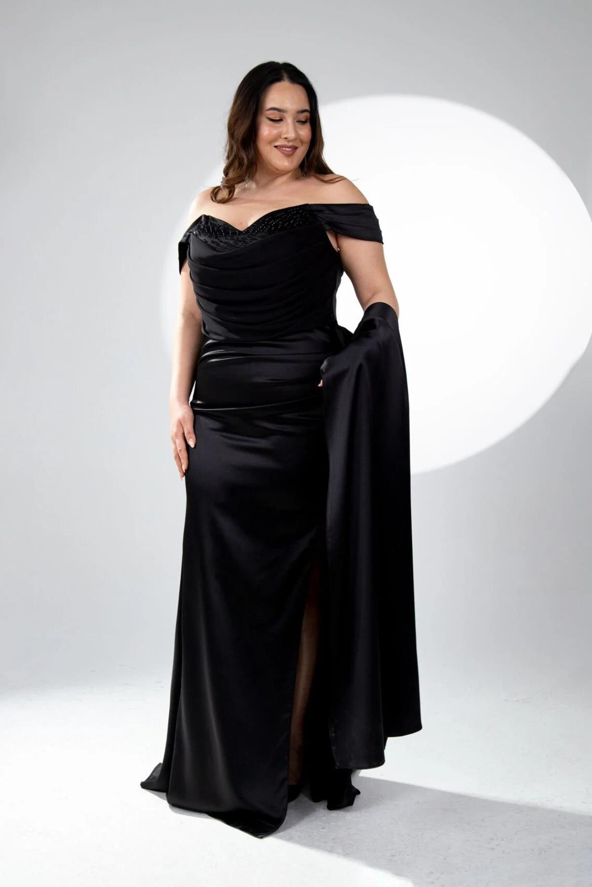 Büyük Beden 242627 Düşük Omuz Degajeli Uzun Abiye  Siyah