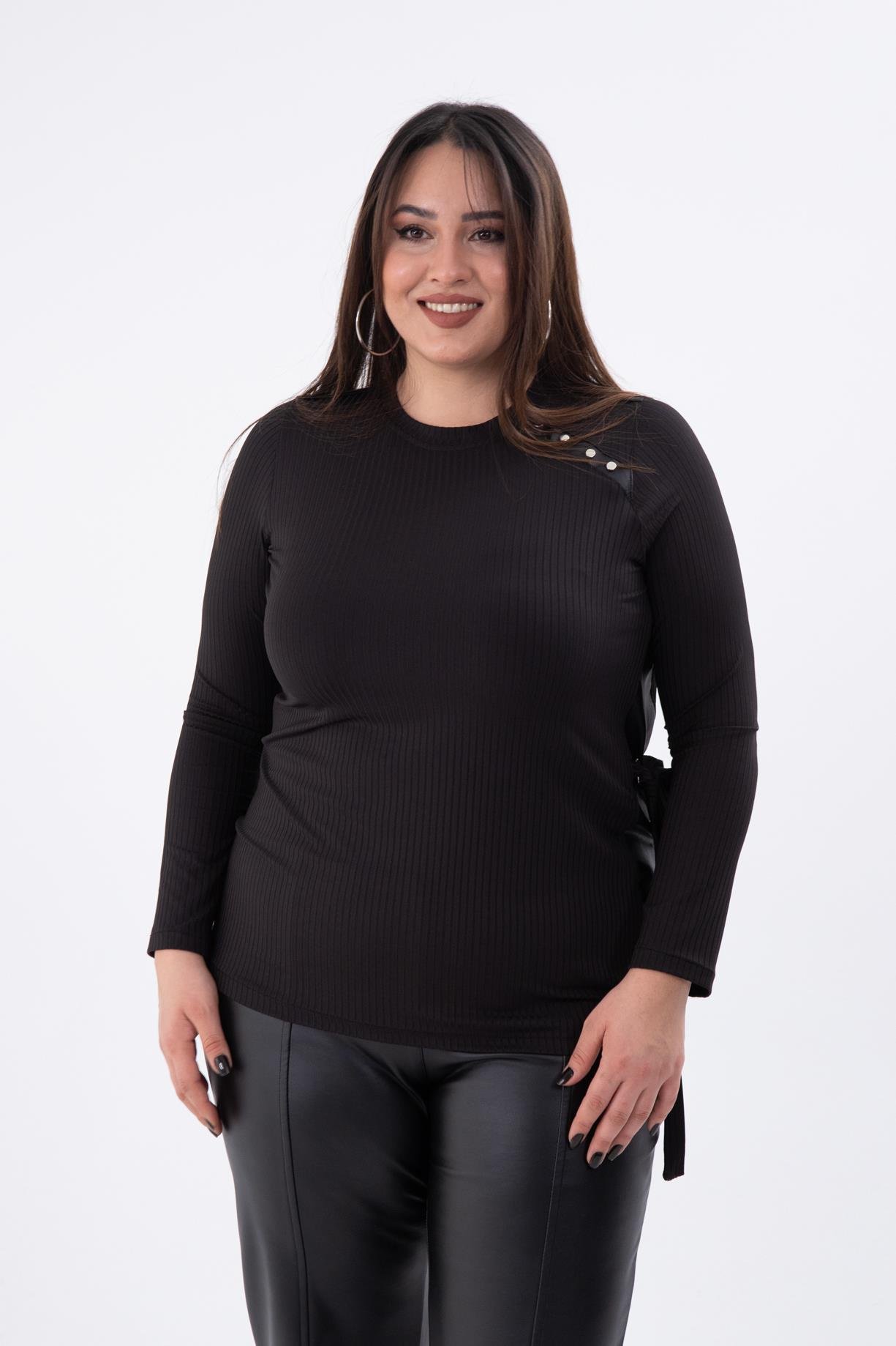 Büyük Beden 8037 Rivetli-Yanı Tokalı Bluz  Siyah