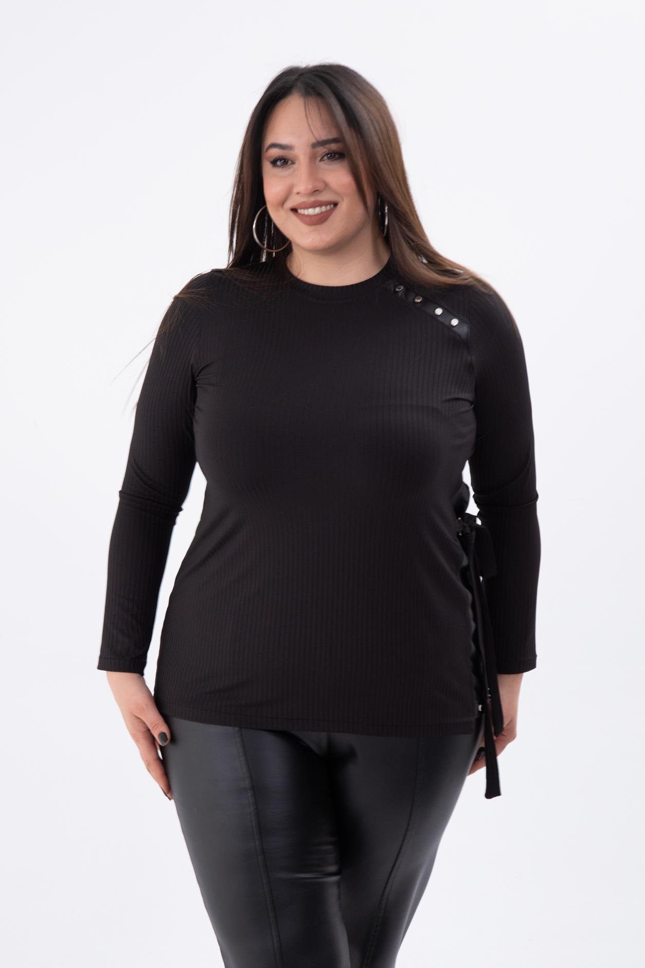 Büyük Beden 8037 Rivetli-Yanı Tokalı Bluz  Siyah
