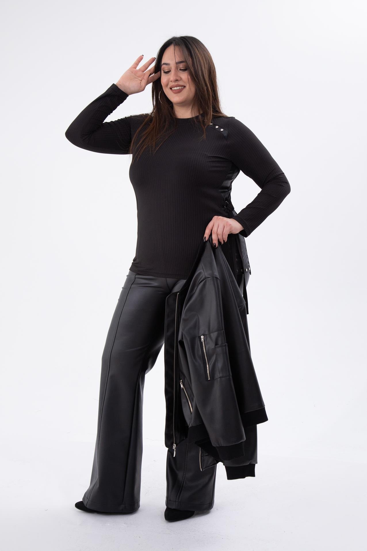 Büyük Beden 8037 Rivetli-Yanı Tokalı Bluz  Siyah