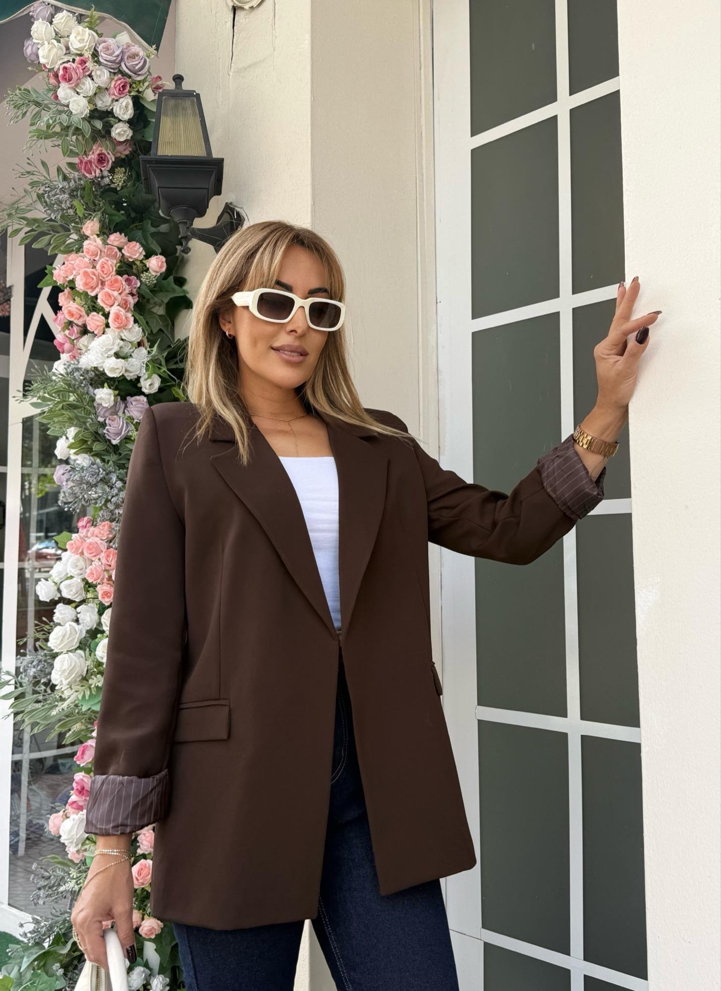 Çizgili Astar Detay Acı Kahve Blazer CeketYeni Gelenler ModayÇizgili Astar Detay Acı Kahve Blazer Ceket