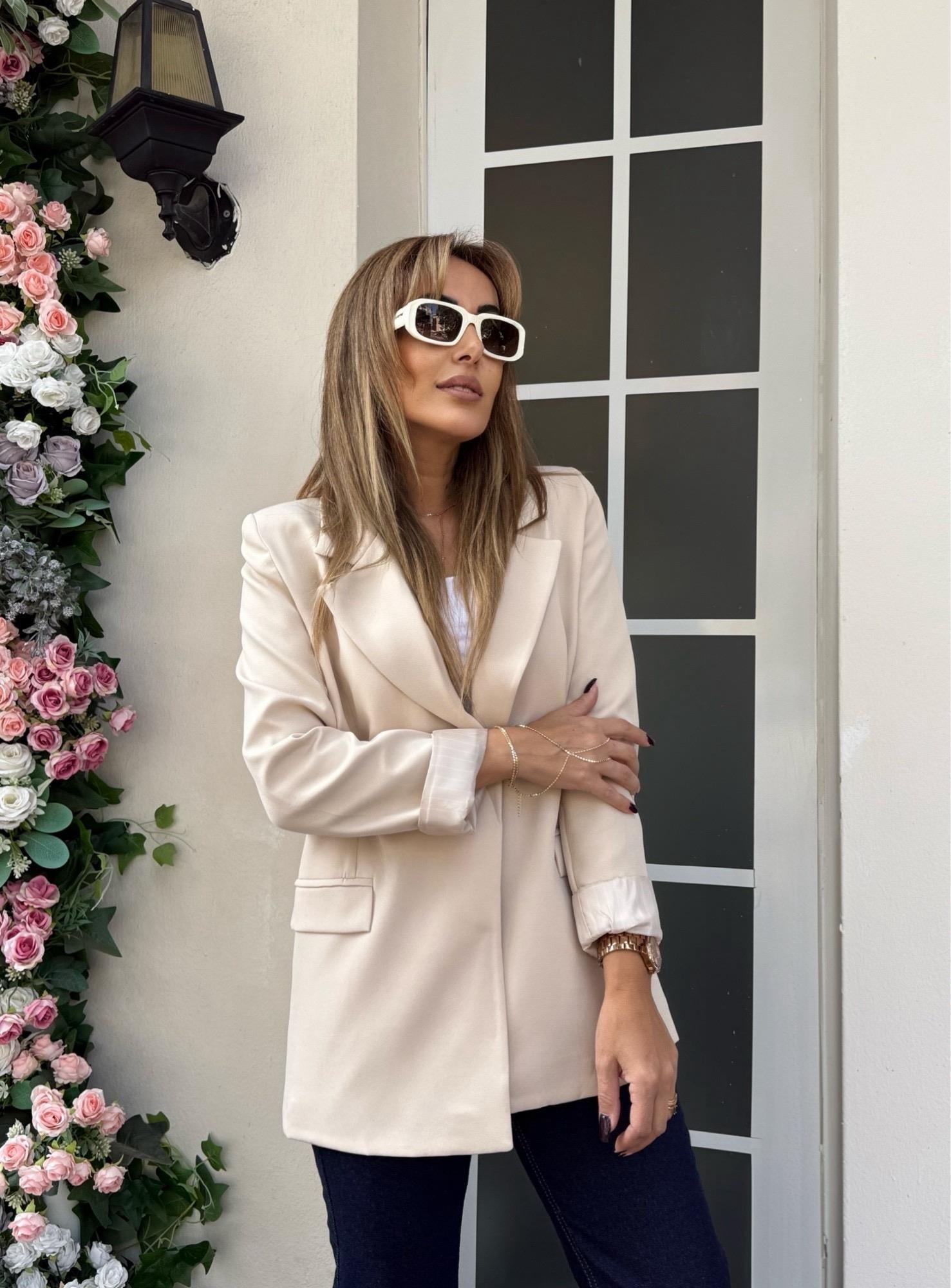 Çizgili Astar Detay Bej Blazer CeketYeni Gelenler ModayÇizgili Astar Detay Bej Blazer Ceket