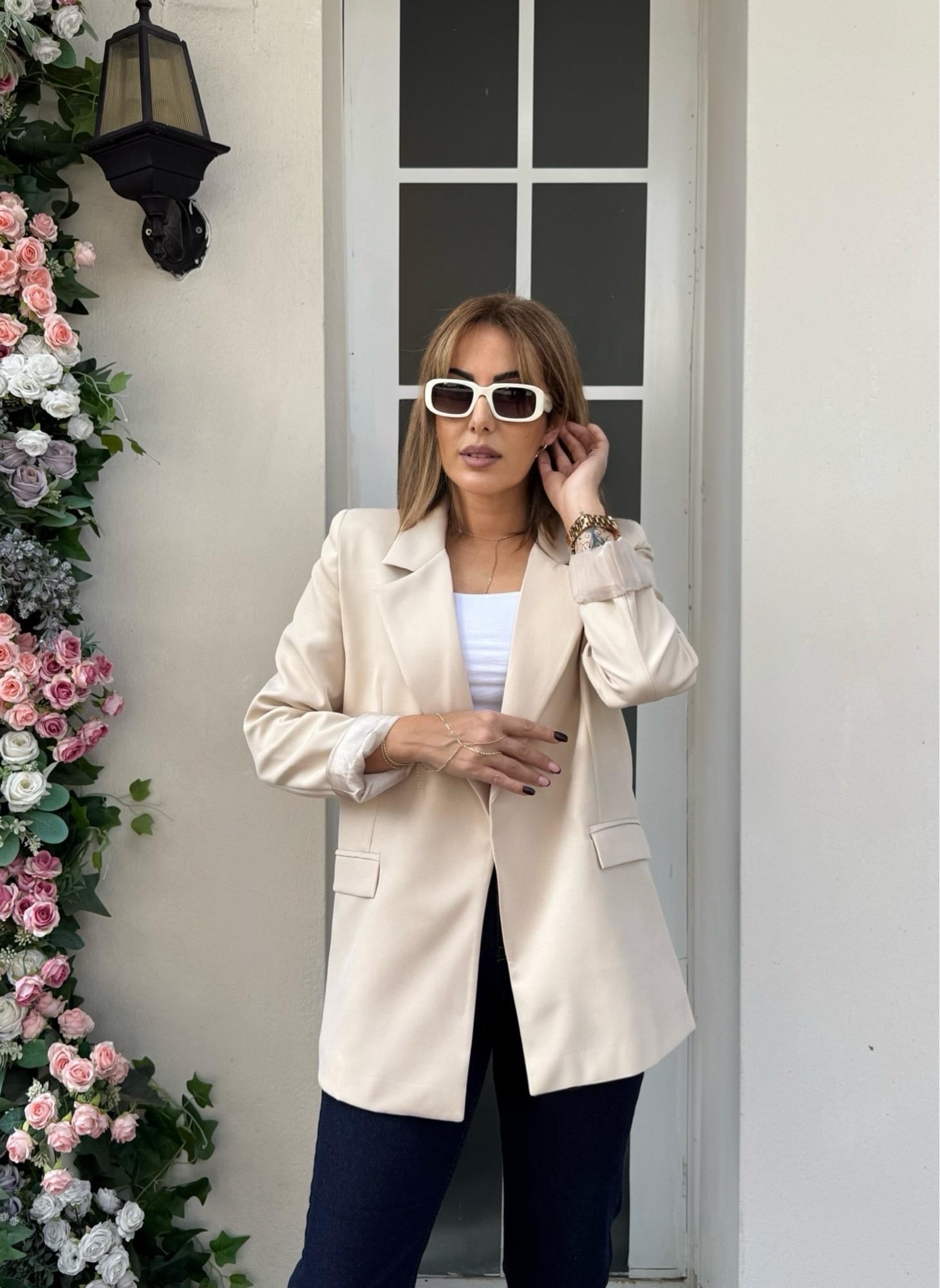 Çizgili Astar Detay Bej Blazer CeketYeni Gelenler ModayÇizgili Astar Detay Bej Blazer Ceket