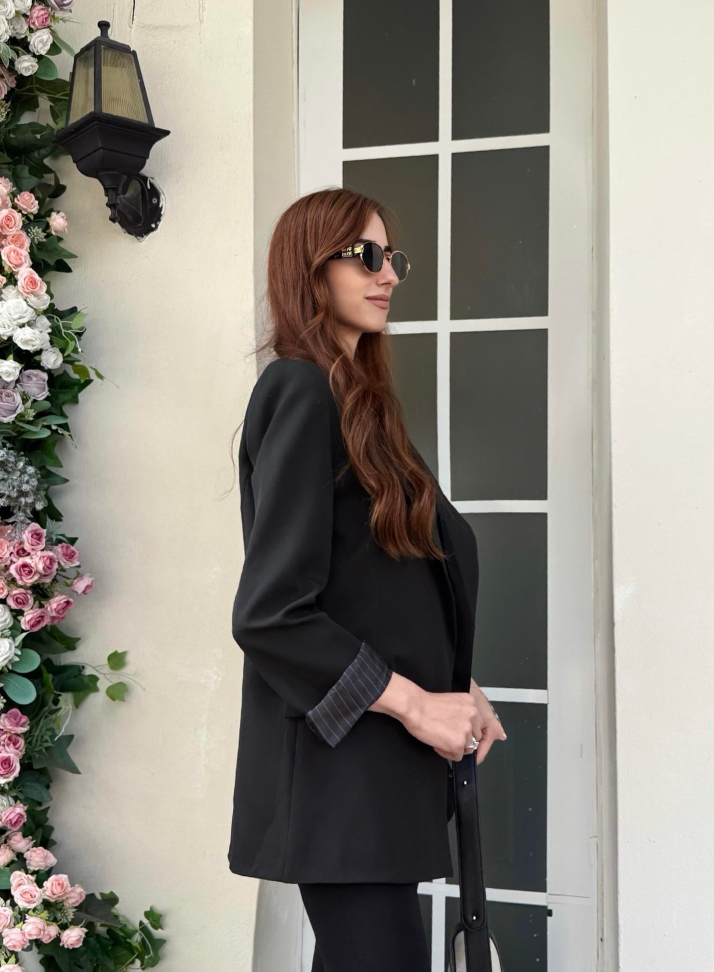 Çizgili Astar Detay Siyah Blazer CeketYeni Gelenler ModayÇizgili Astar Detay Siyah Blazer Ceket