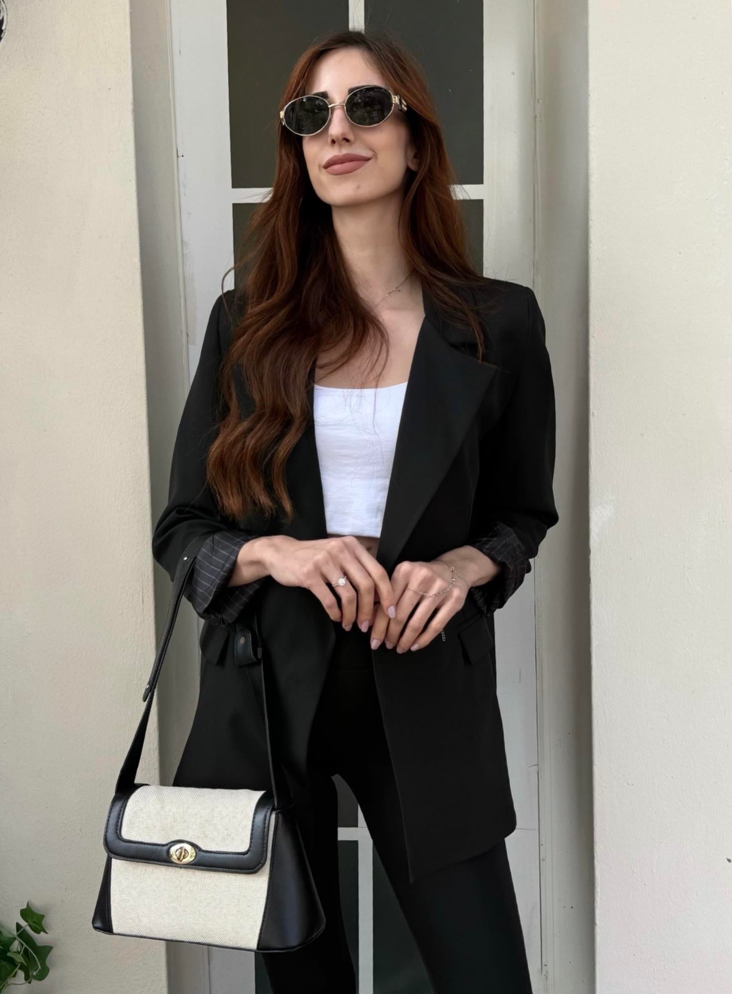 Çizgili Astar Detay Siyah Blazer CeketYeni Gelenler ModayÇizgili Astar Detay Siyah Blazer Ceket