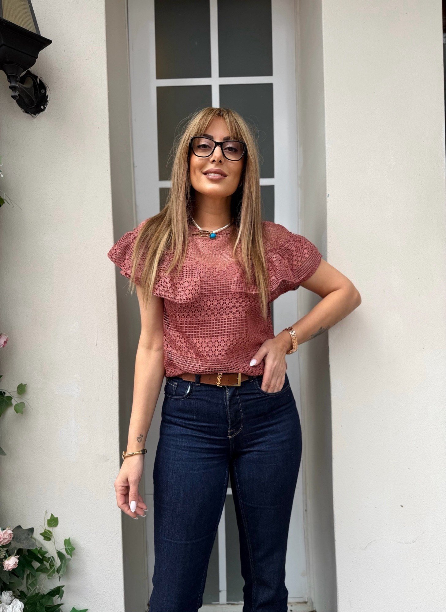 Gül Kurusu Ajurlu Fırfır Detay BluzYeni Gelenler ModayGül Kurusu Ajurlu Fırfır Detay Bluz