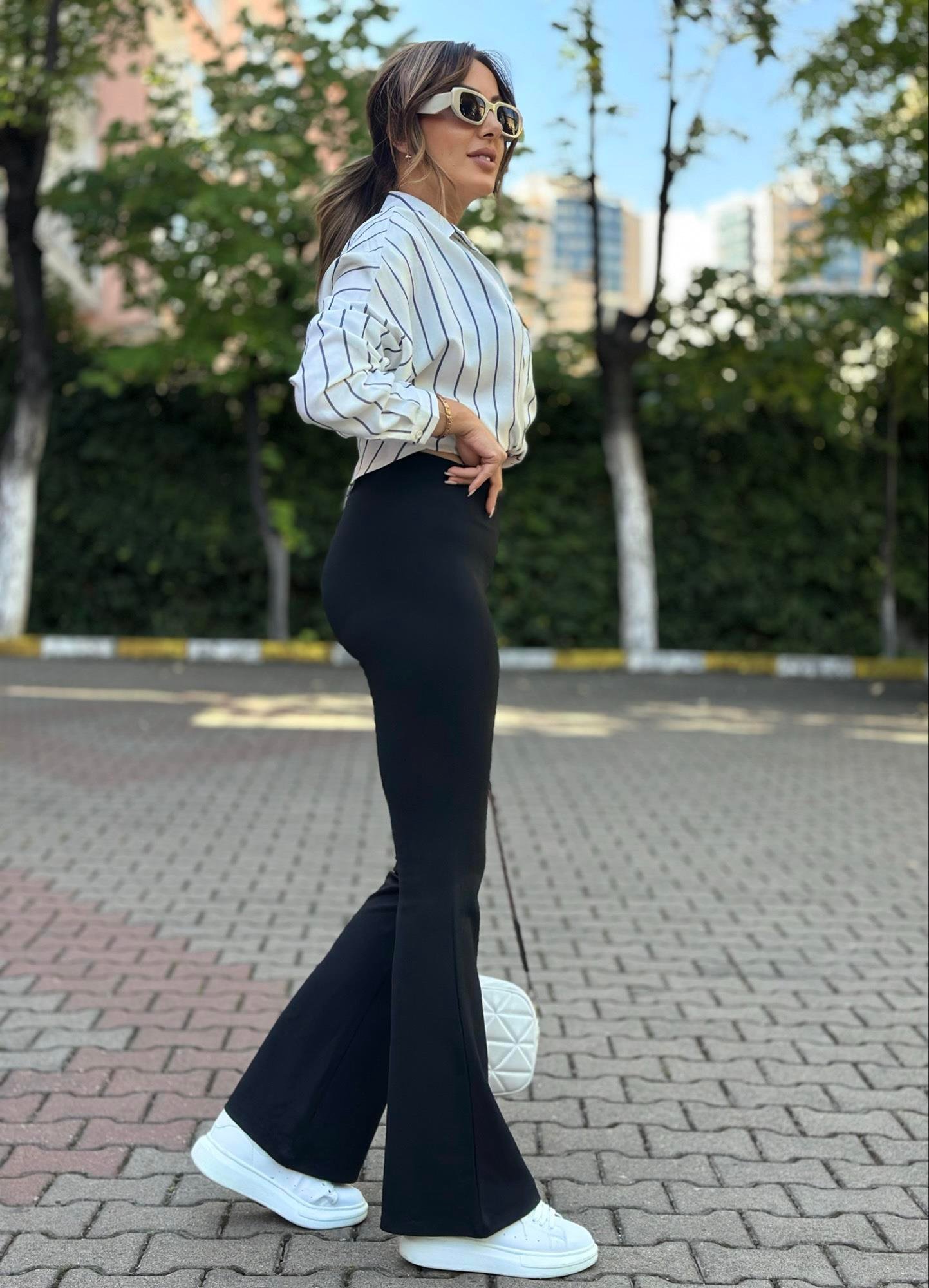 İspanyol Paça Çelik Siyah Tayt PantolonYeni Gelenler Modayİspanyol Paça Çelik Siyah Tayt Pantolon