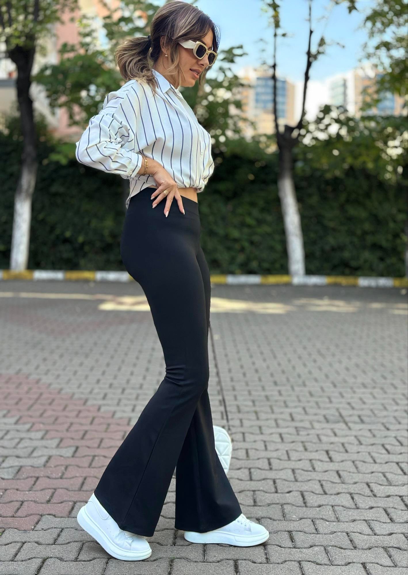 İspanyol Paça Çelik Siyah Tayt PantolonYeni Gelenler Modayİspanyol Paça Çelik Siyah Tayt Pantolon