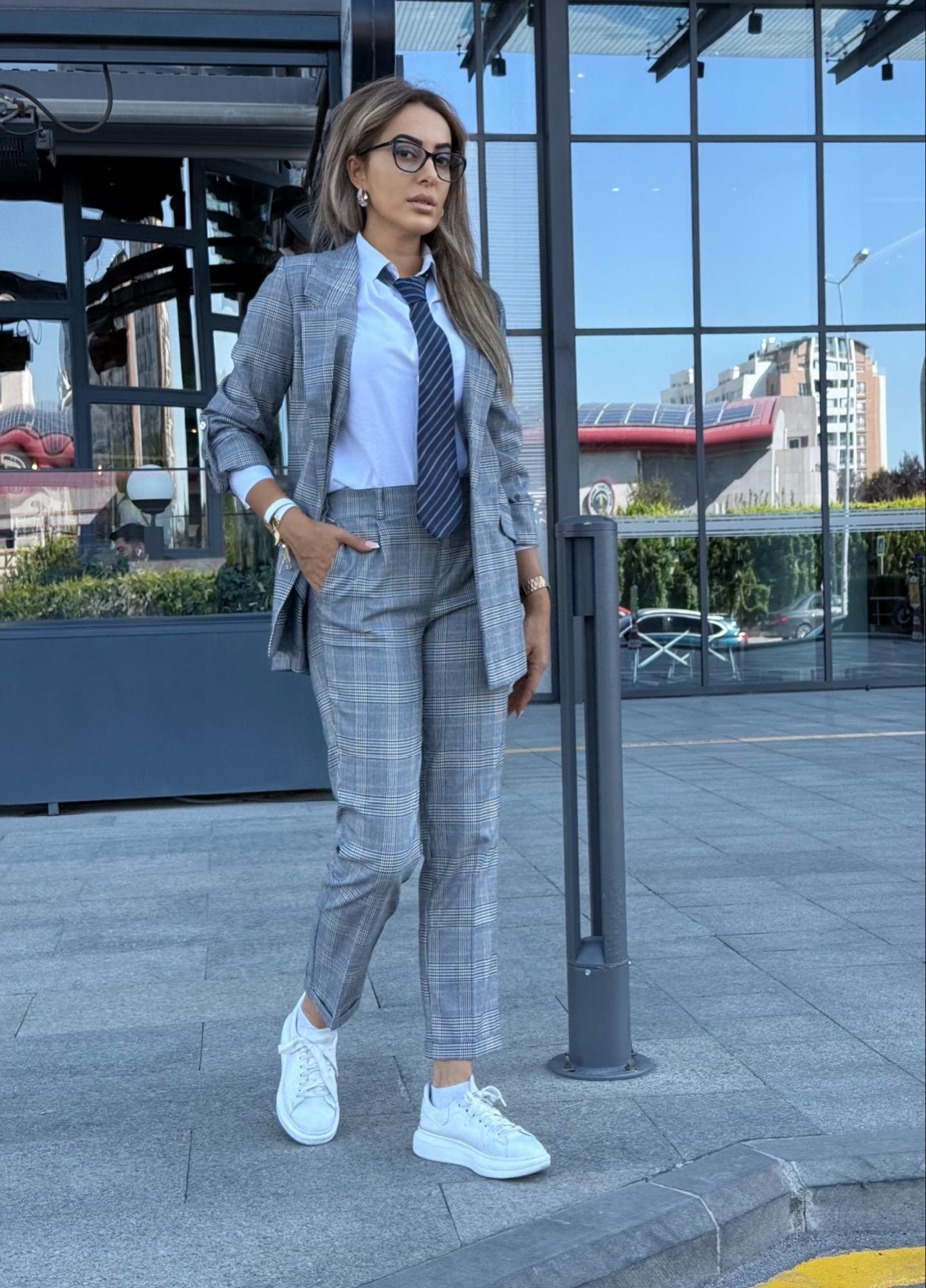 Kahve Gri Ekose Ceket Pantolon TakımYeni Gelenler ModayKahve Gri Ekose Ceket Pantolon Takım
