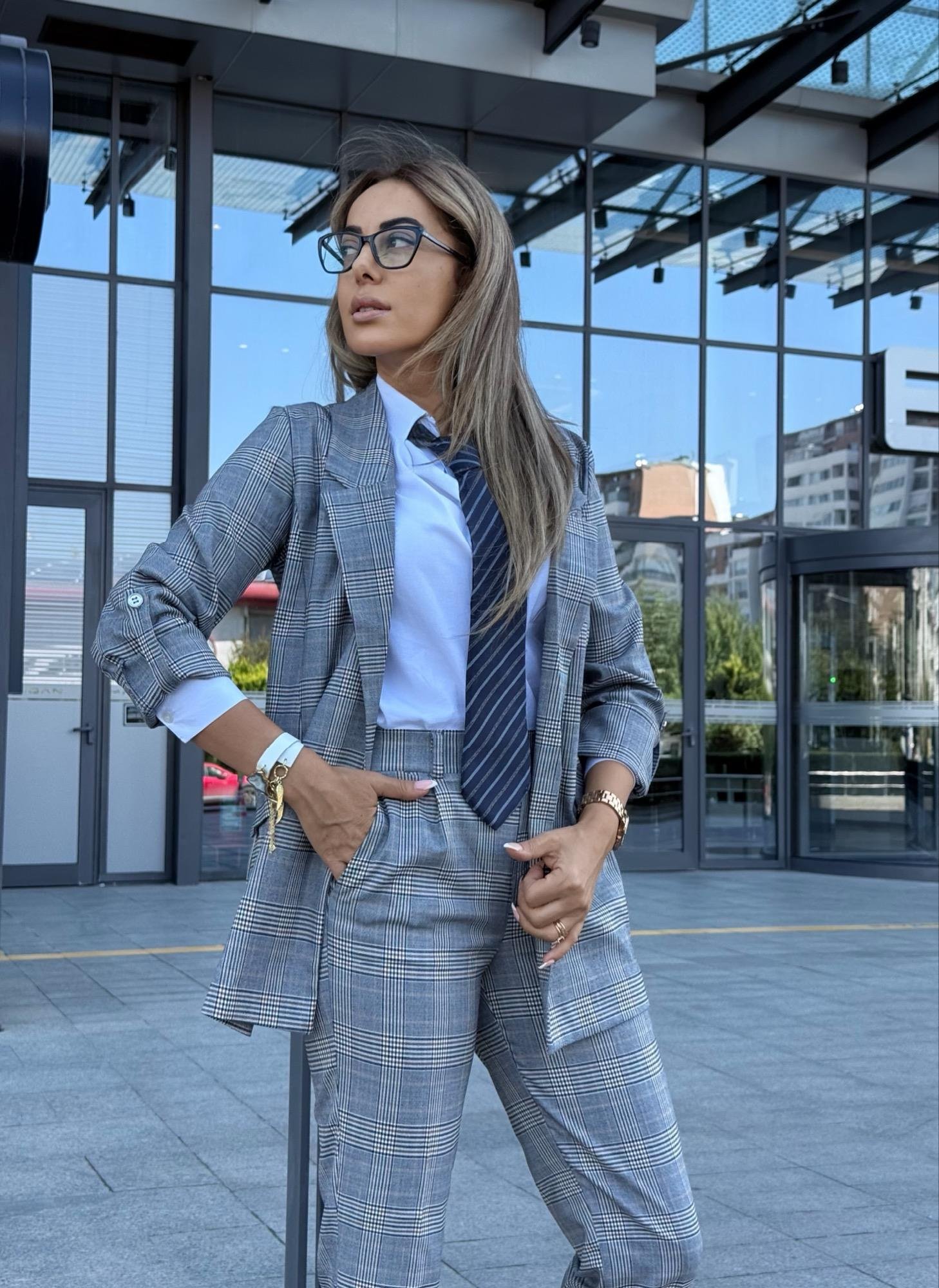 Kahve Gri Ekose Ceket Pantolon TakımYeni Gelenler ModayKahve Gri Ekose Ceket Pantolon Takım
