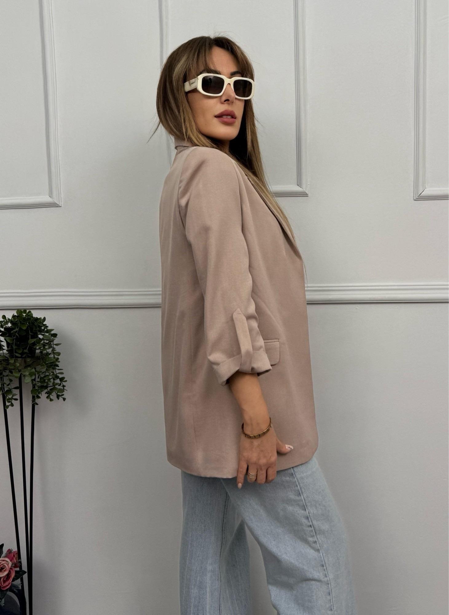 Kol Katlamalı Bej Blazer CeketYeni Gelenler ModayKol Katlamalı Bej Blazer Ceket