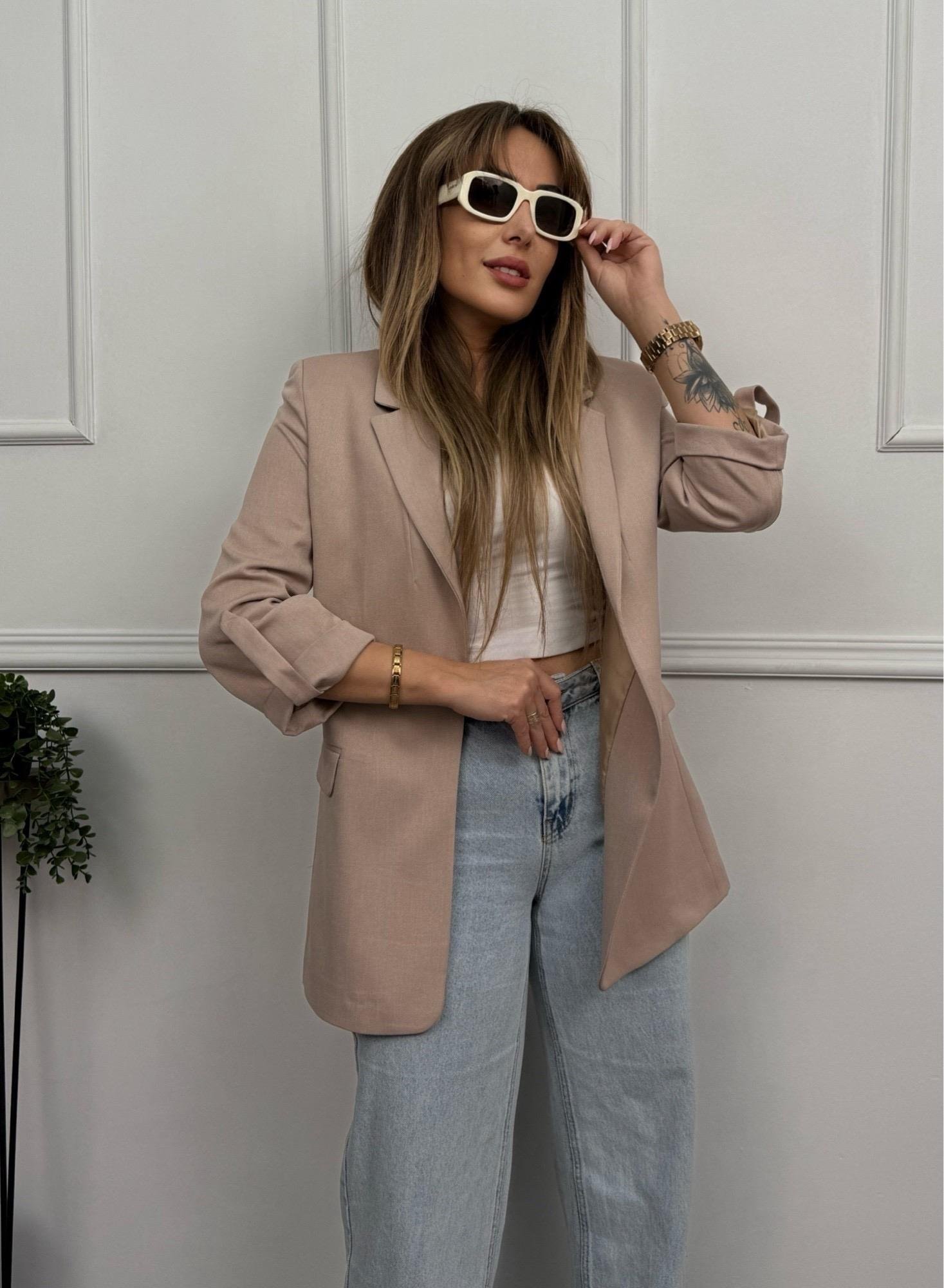 Kol Katlamalı Bej Blazer CeketYeni Gelenler ModayKol Katlamalı Bej Blazer Ceket