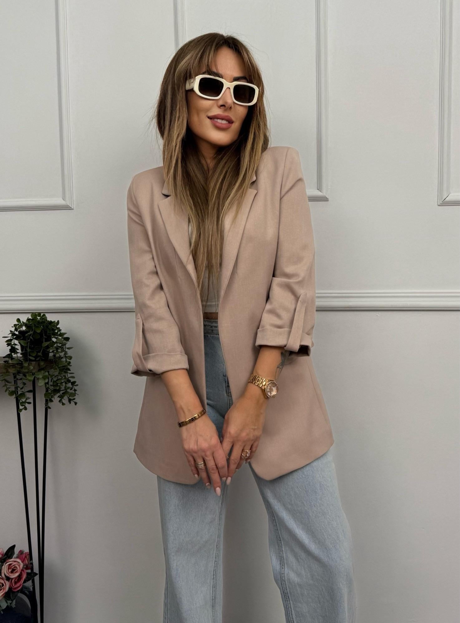 Kol Katlamalı Bej Blazer CeketYeni Gelenler ModayKol Katlamalı Bej Blazer Ceket