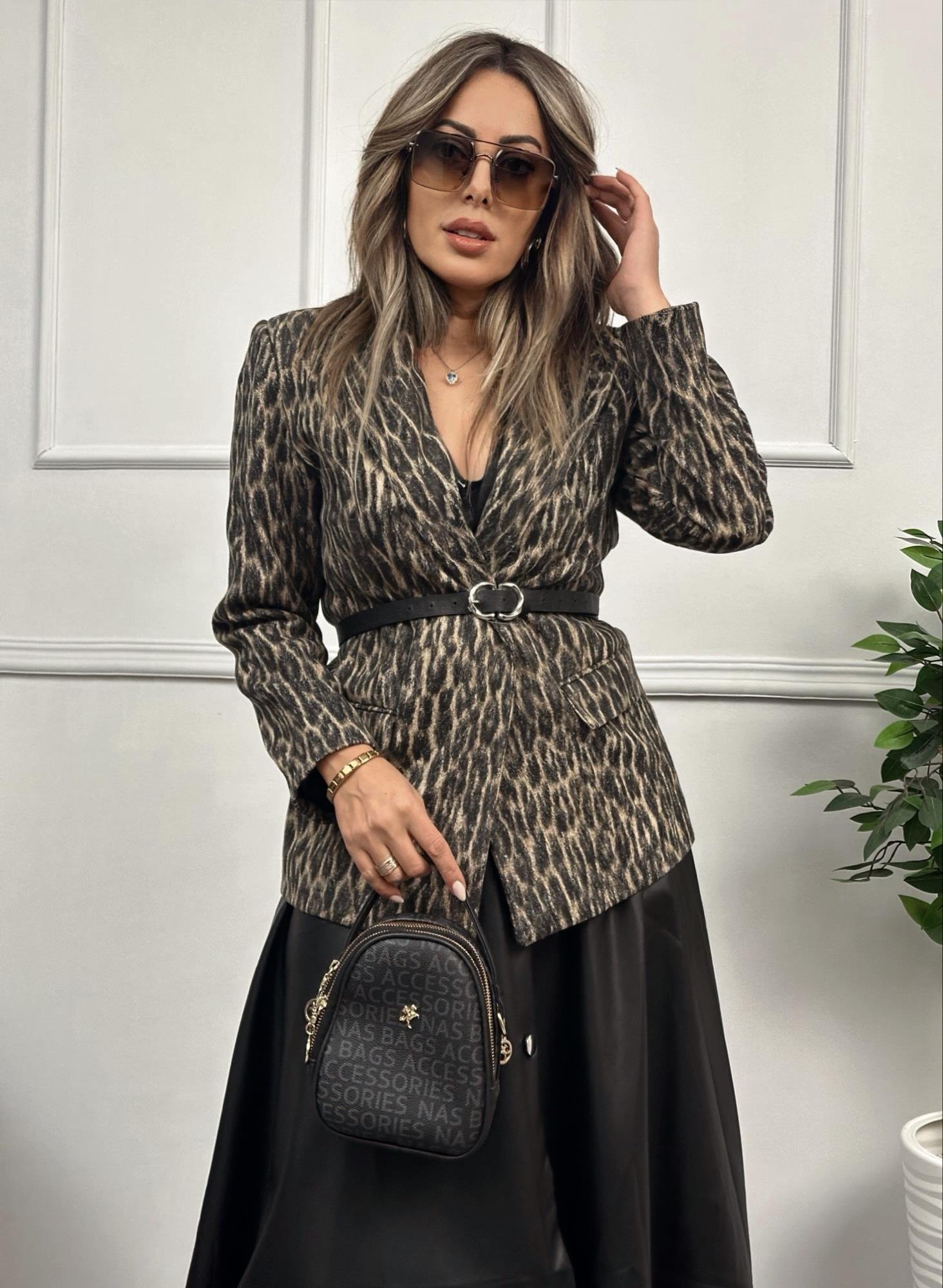 Leopar Desenli Kaşe CeketYeni Gelenler ModayLeopar Desenli Kaşe Ceket