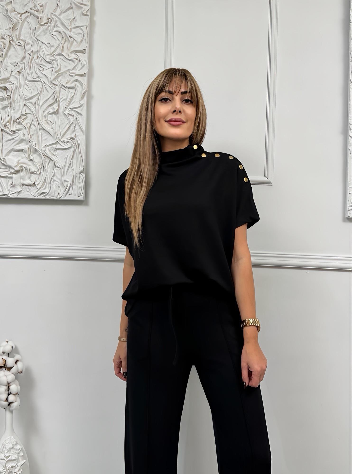 Milano Gold Düğmeli Dik Yaka Modal Siyah TakımYeni Gelenler ModayMilano Gold Düğmeli Dik Yaka Modal Siyah Takım