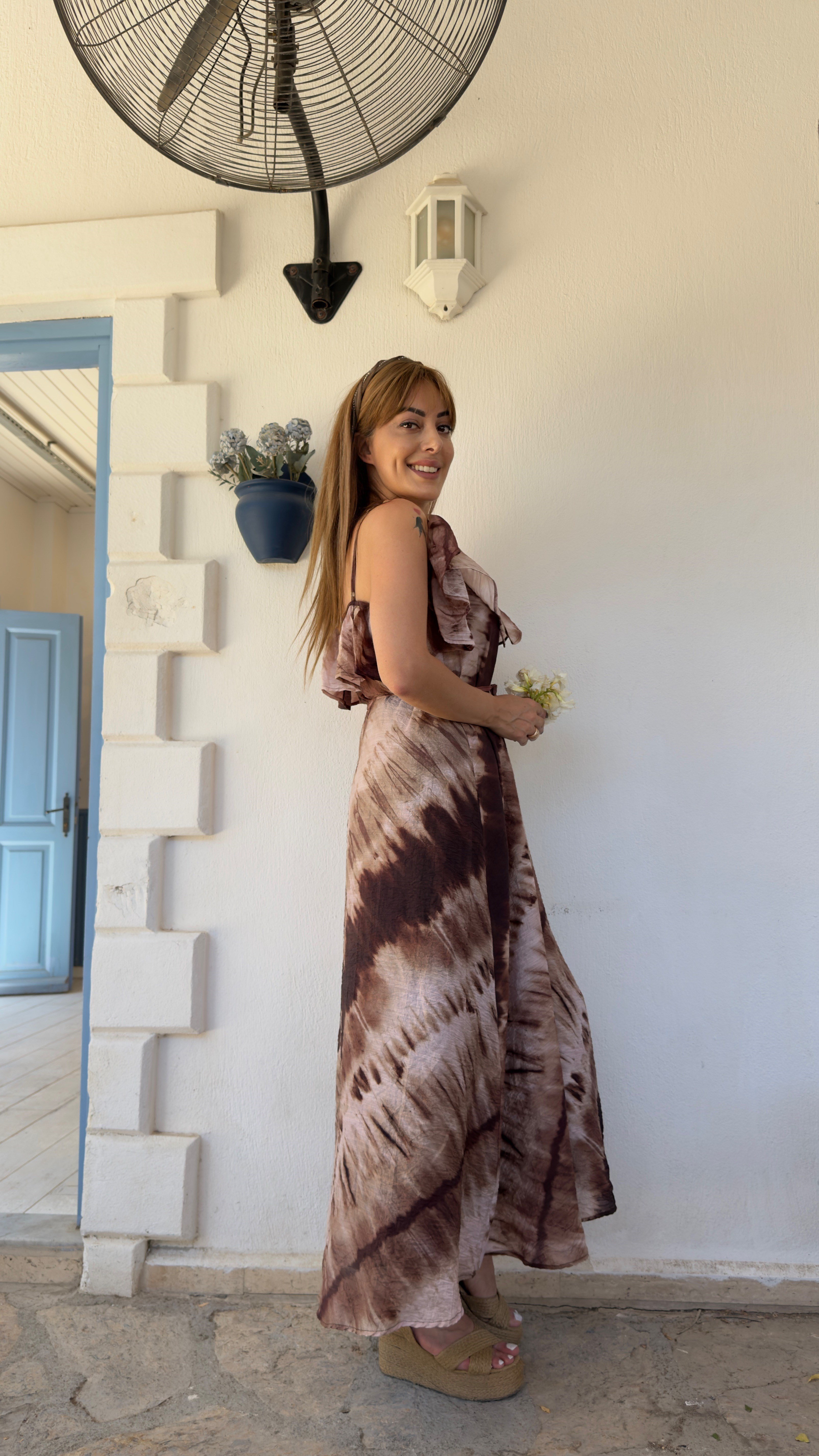 MODAYBUTİKAhşap Askılı Kahve Batik Desen Maxi Elbise